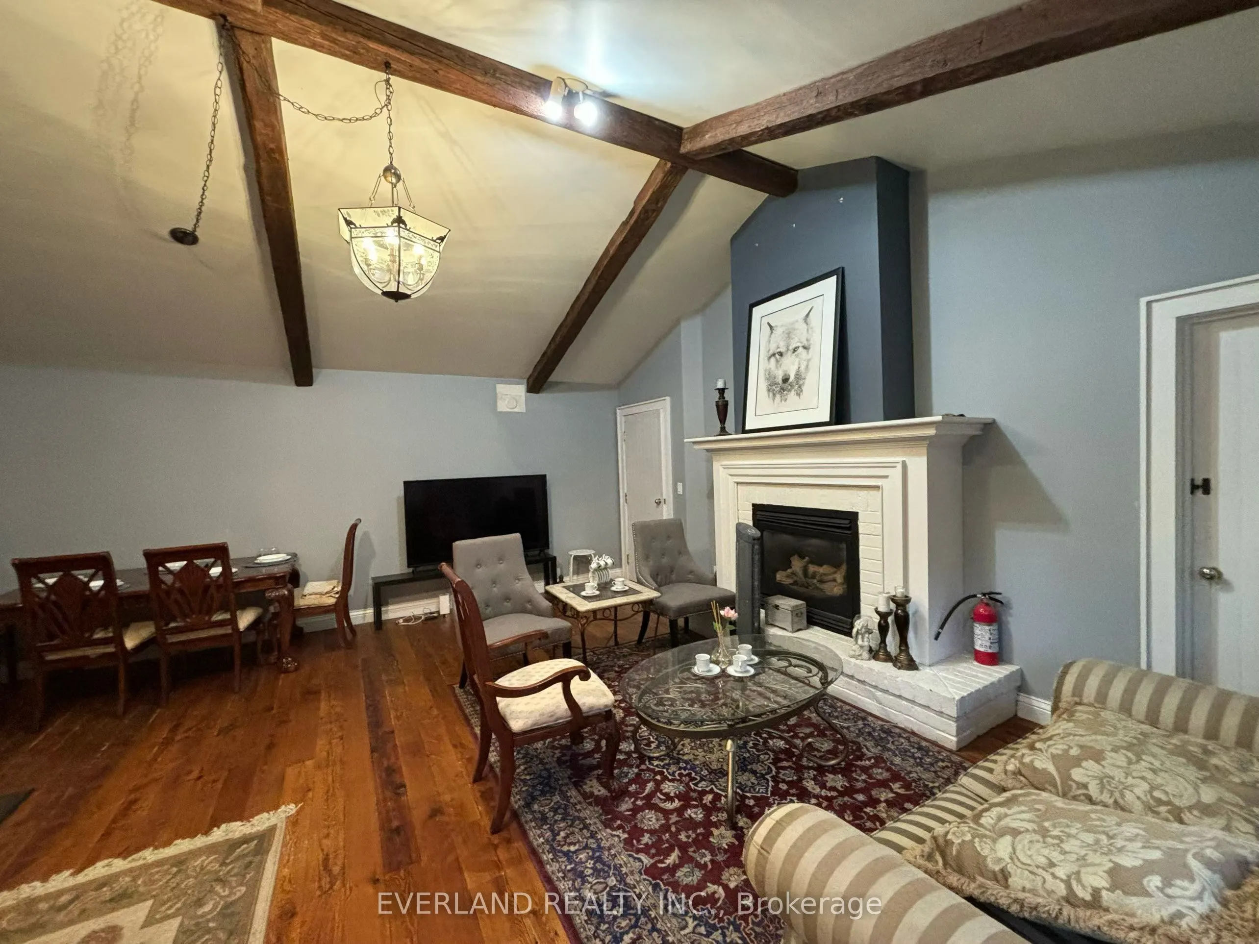 3369 St Paul Avenue #prime bedroom