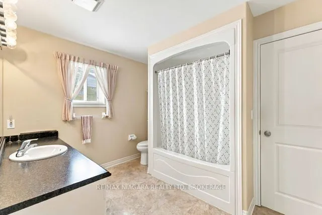 50 Shipview Court