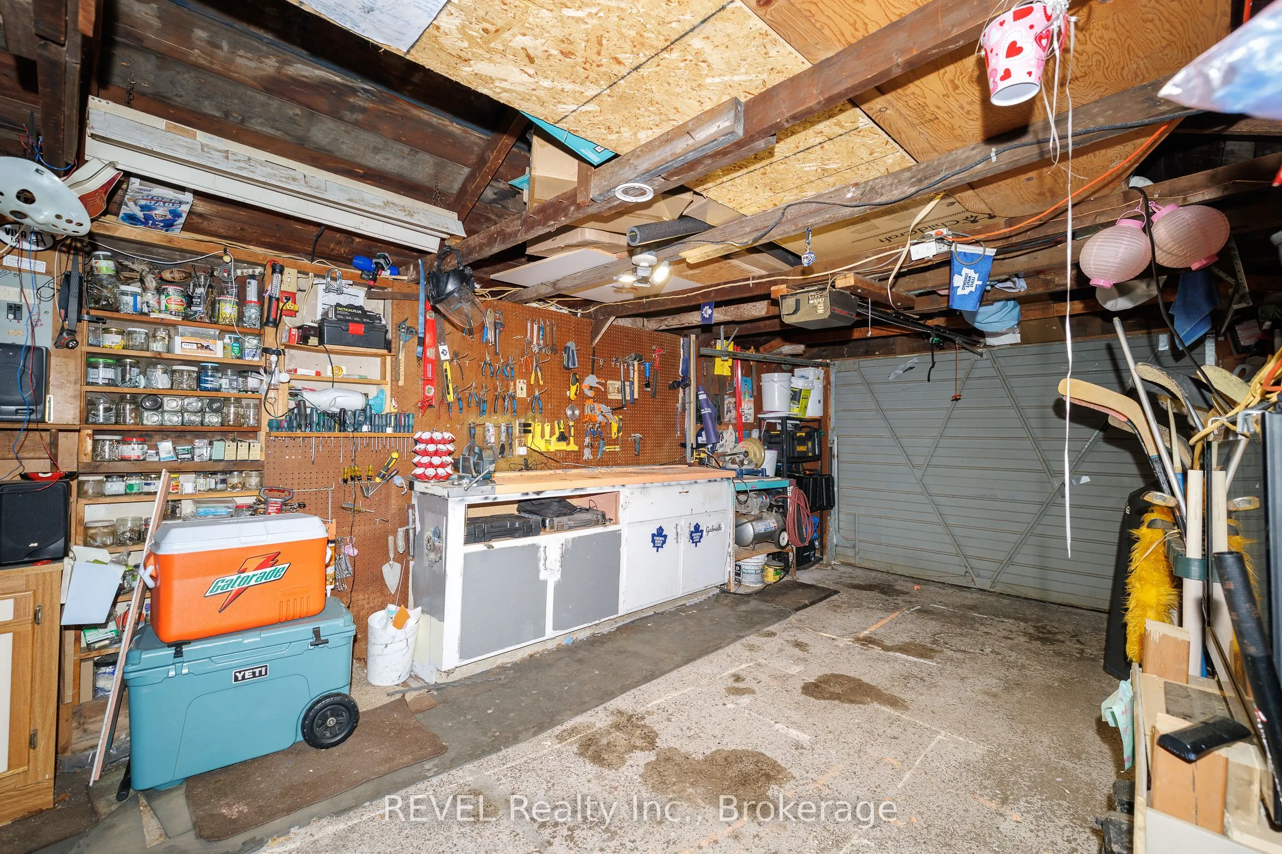 5608 Glamis Crescent