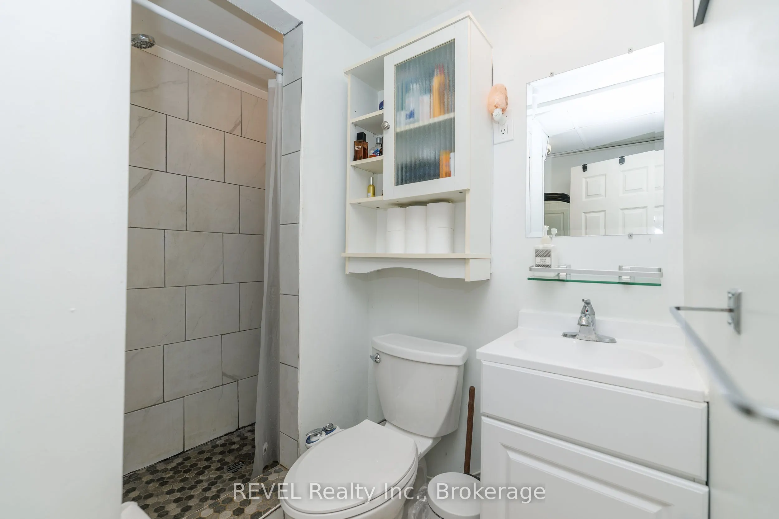 5608 Glamis Crescent