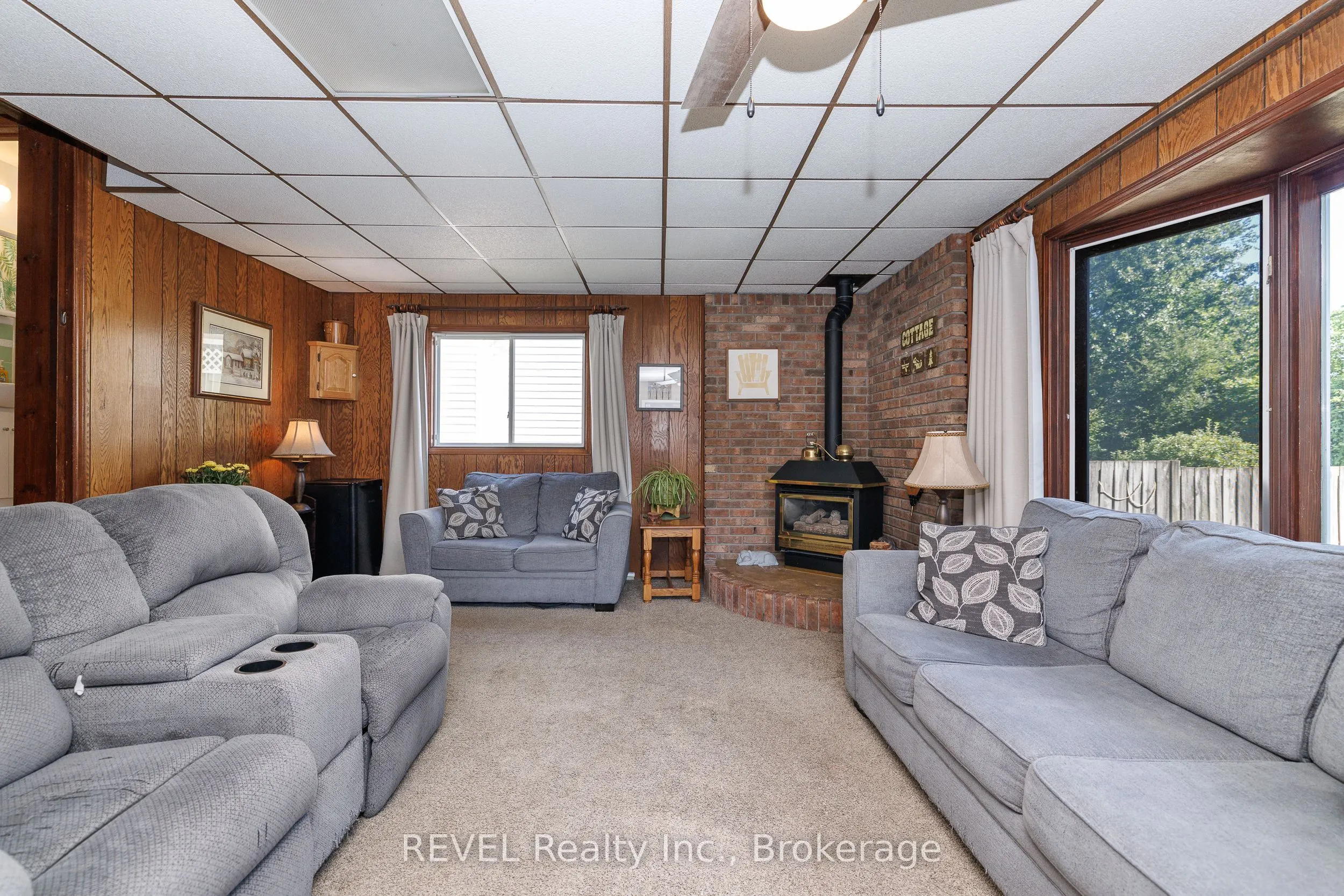 5608 Glamis Crescent
