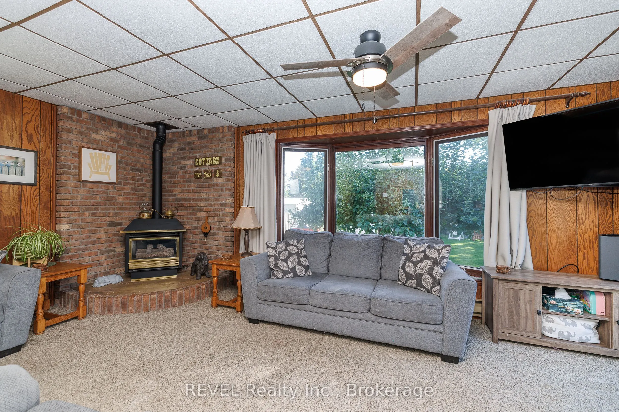 5608 Glamis Crescent