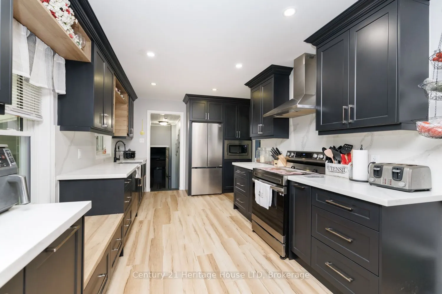 6 Greenock Circle
