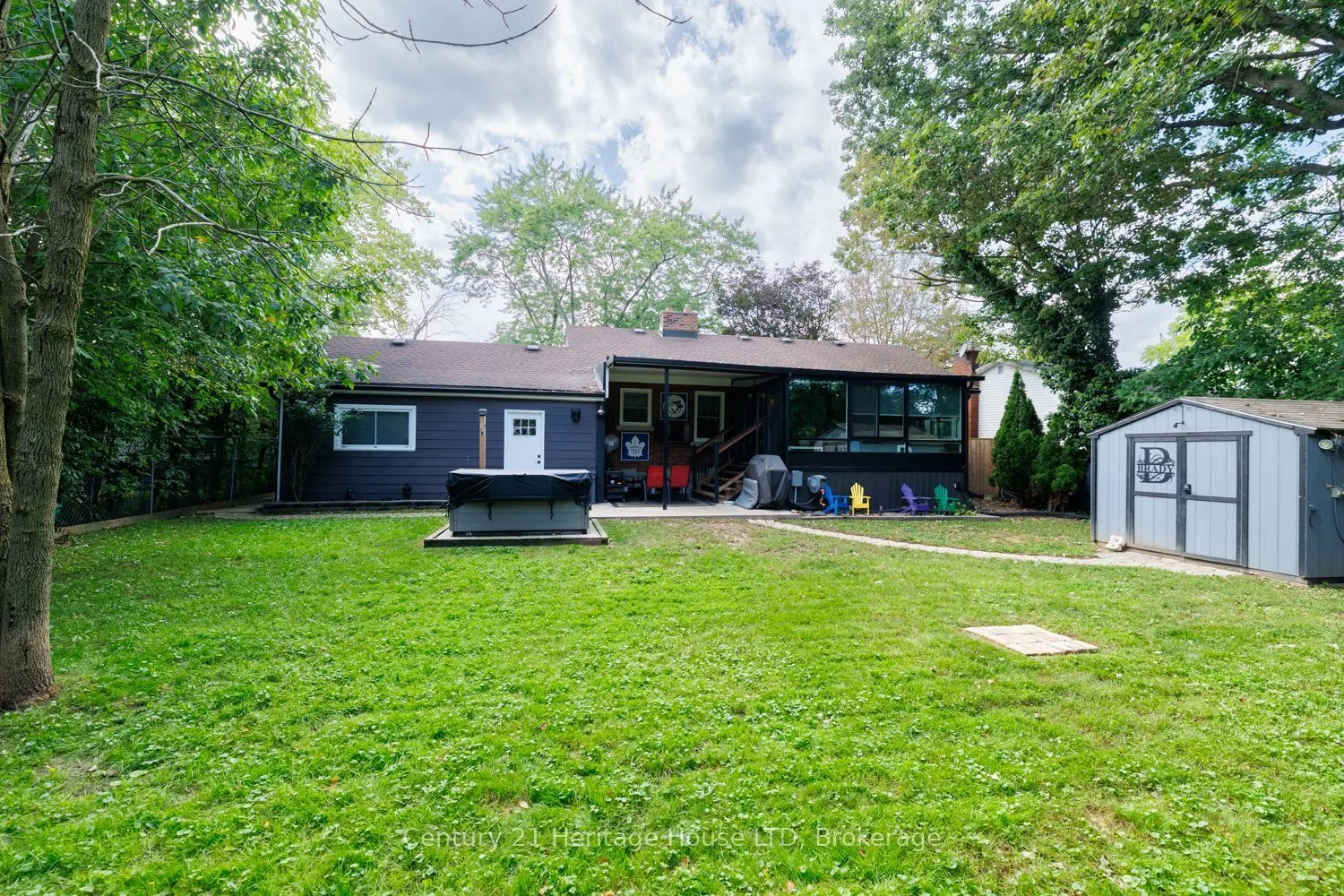 6 Greenock Circle