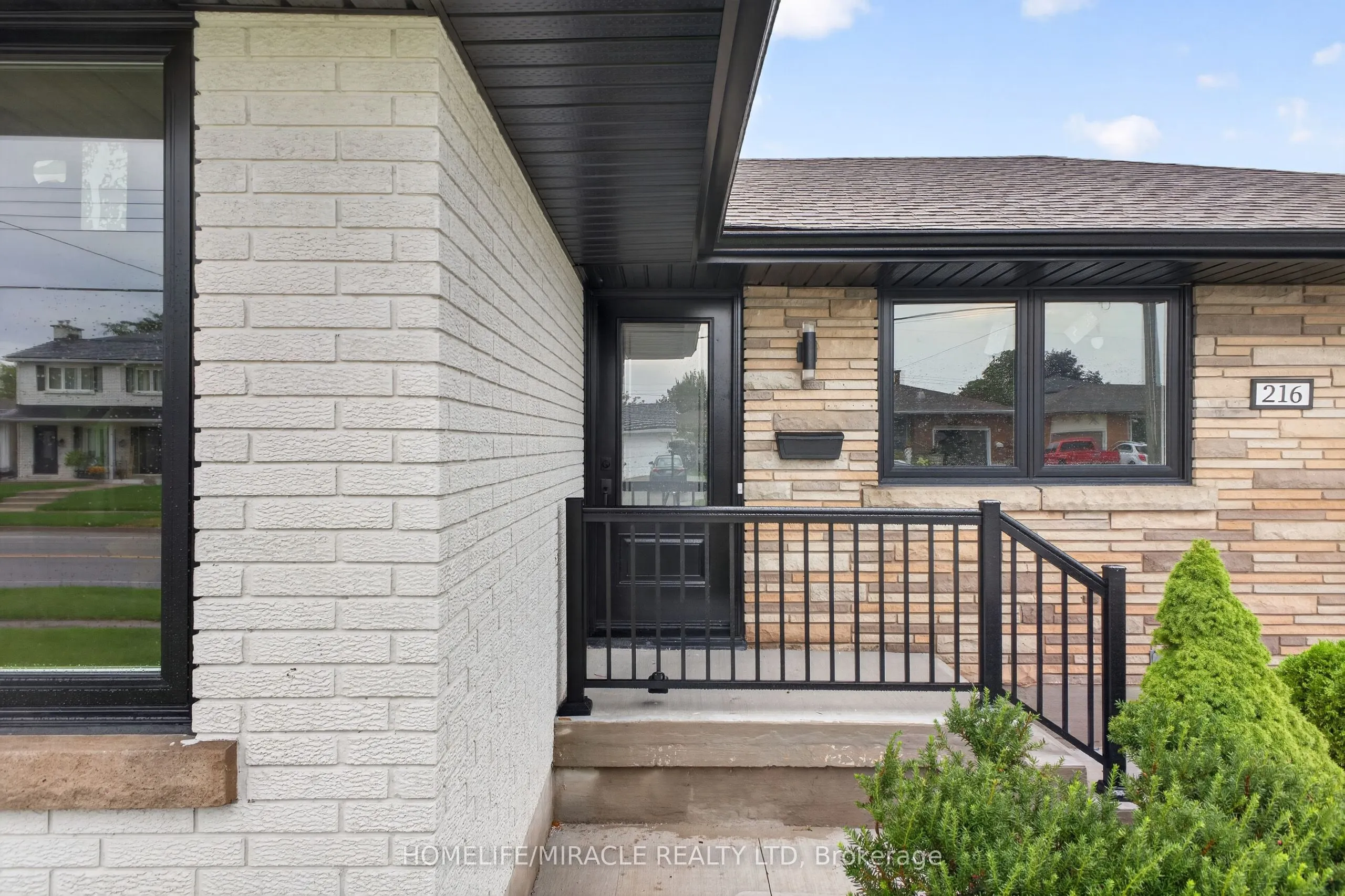 216 Wellington Street