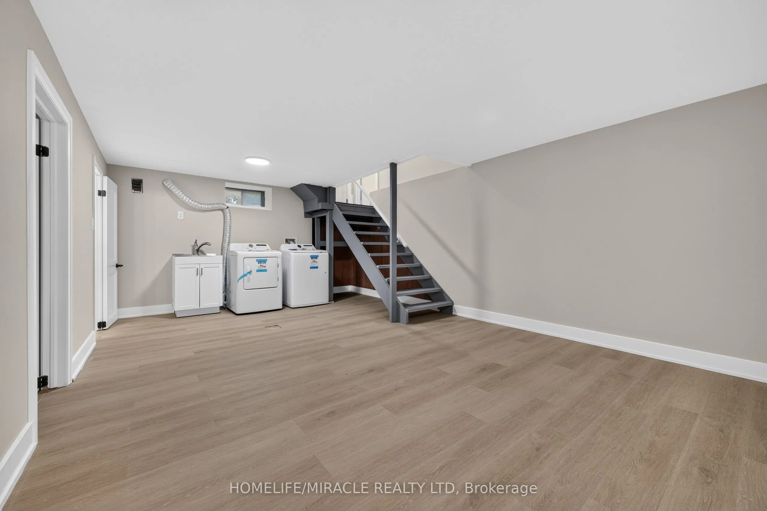 216 Wellington Street