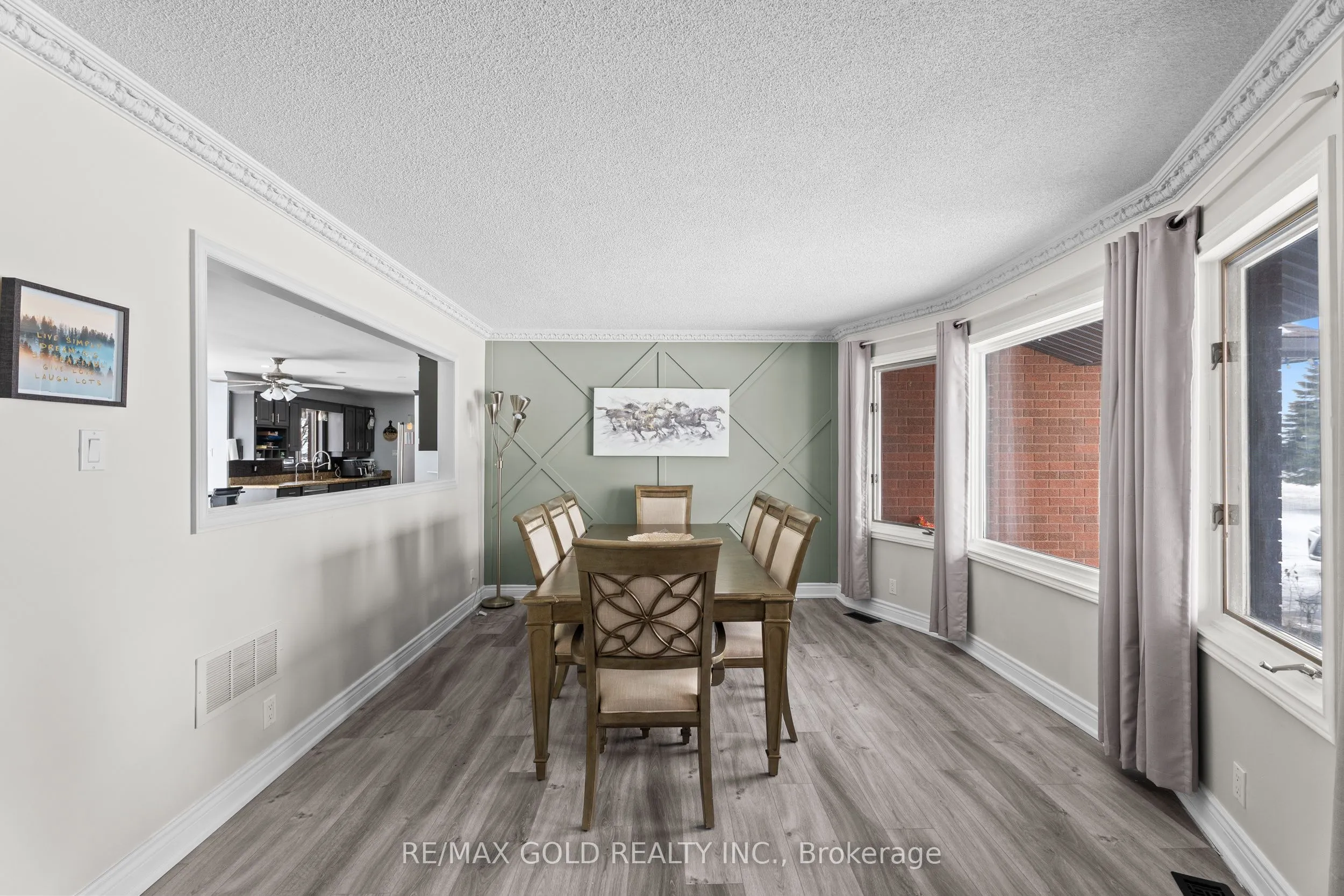 554421 Mono - Amaranth Townline