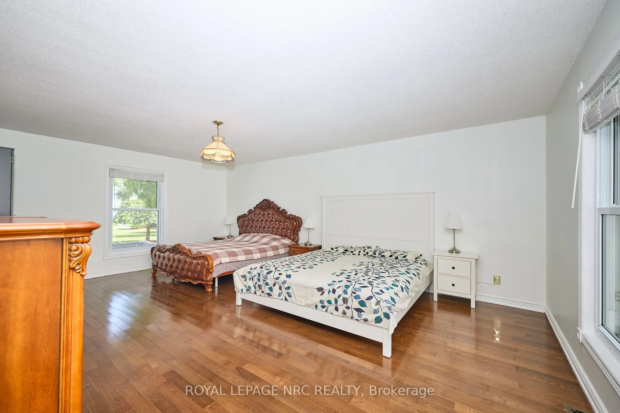 4040 Lakeshore Road