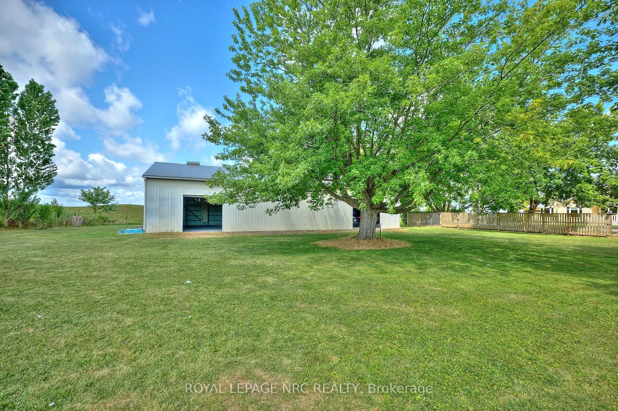 4040 Lakeshore Road