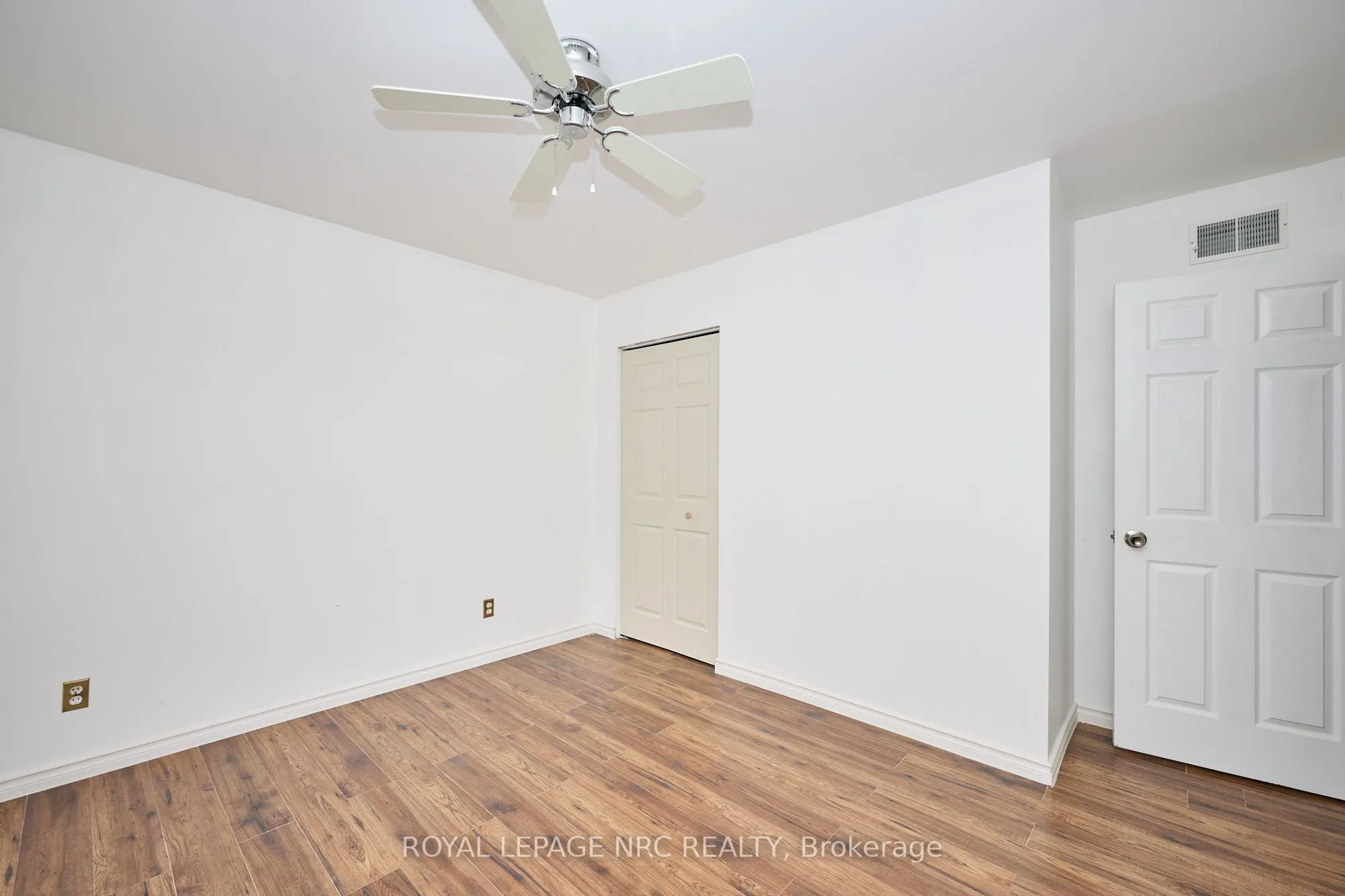4040 Lakeshore Road
