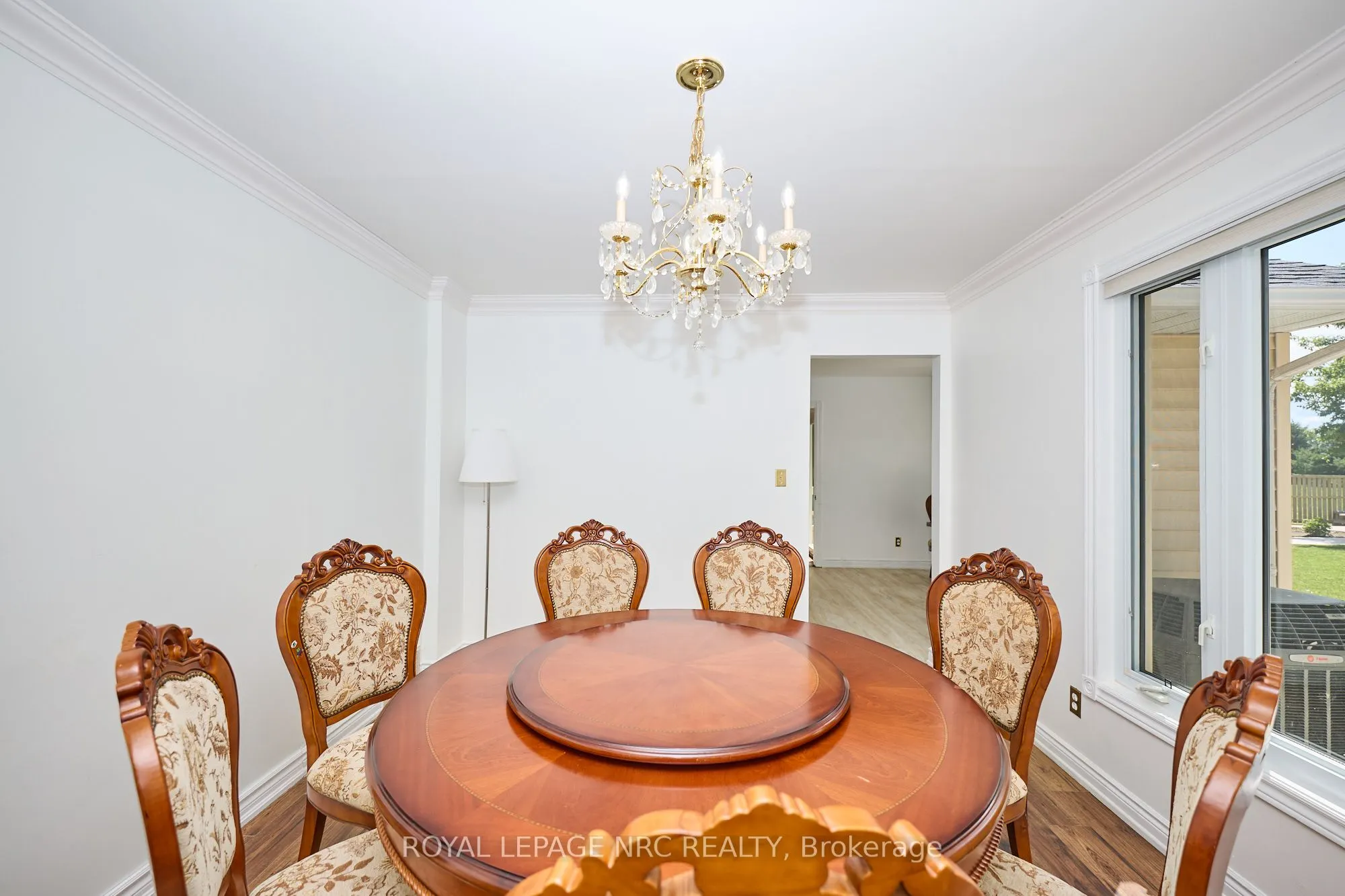 4040 Lakeshore Road