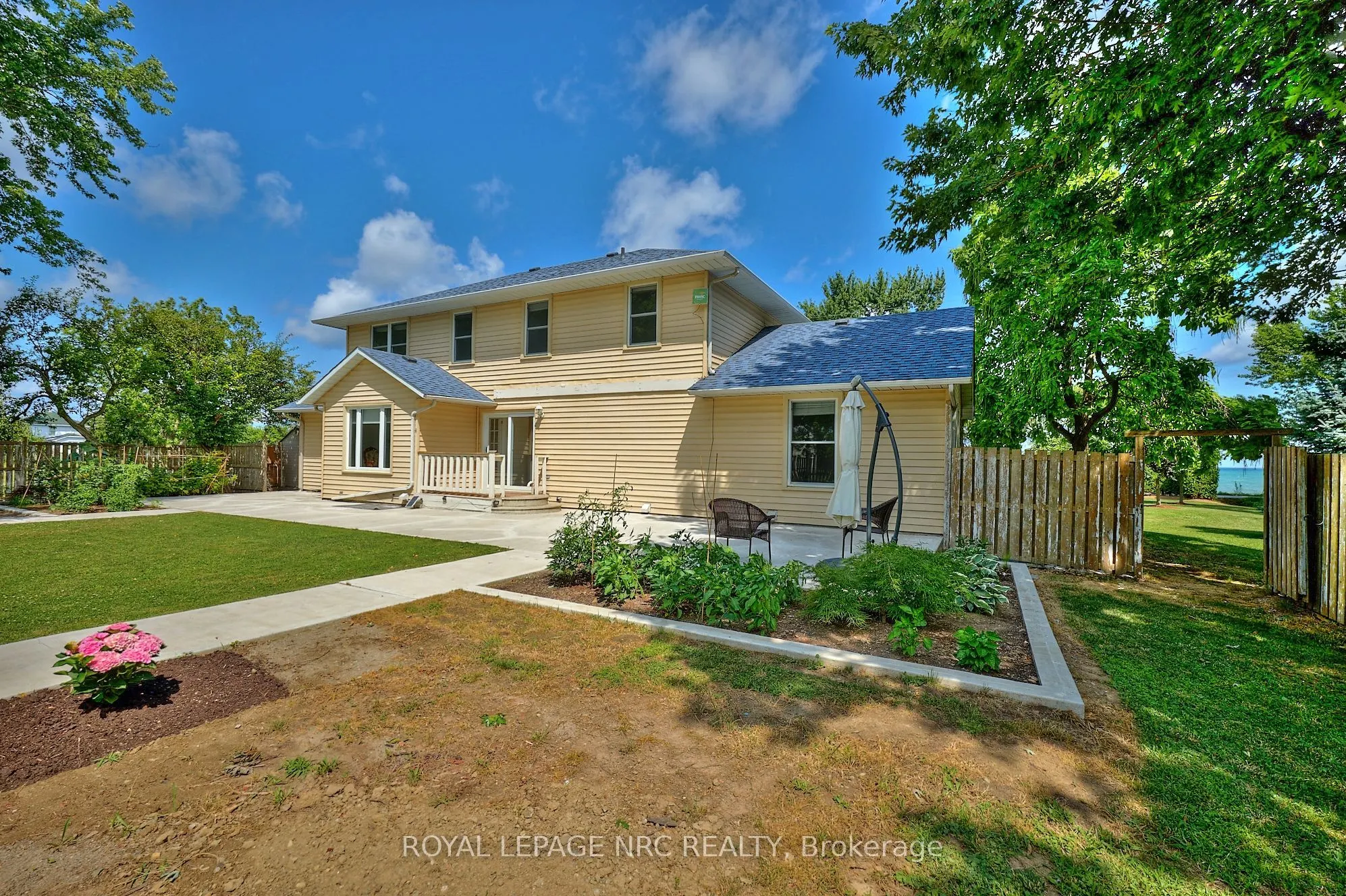 4040 Lakeshore Road