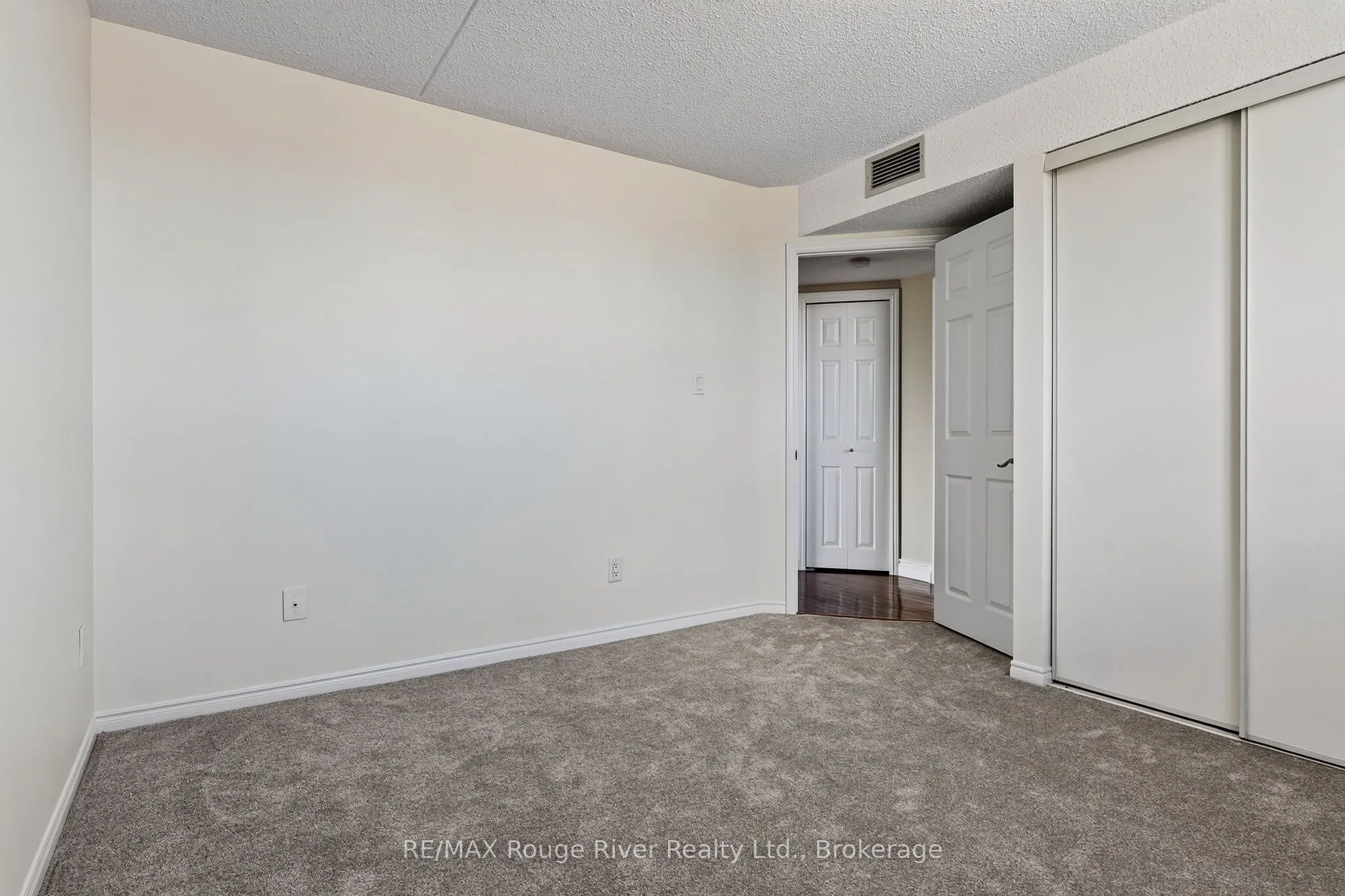 1 Queen Street #402