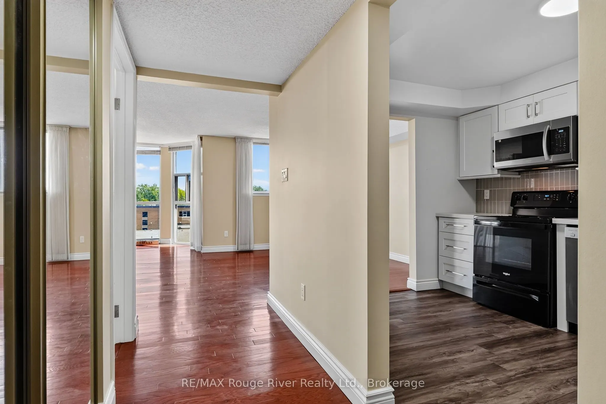 1 Queen Street #402