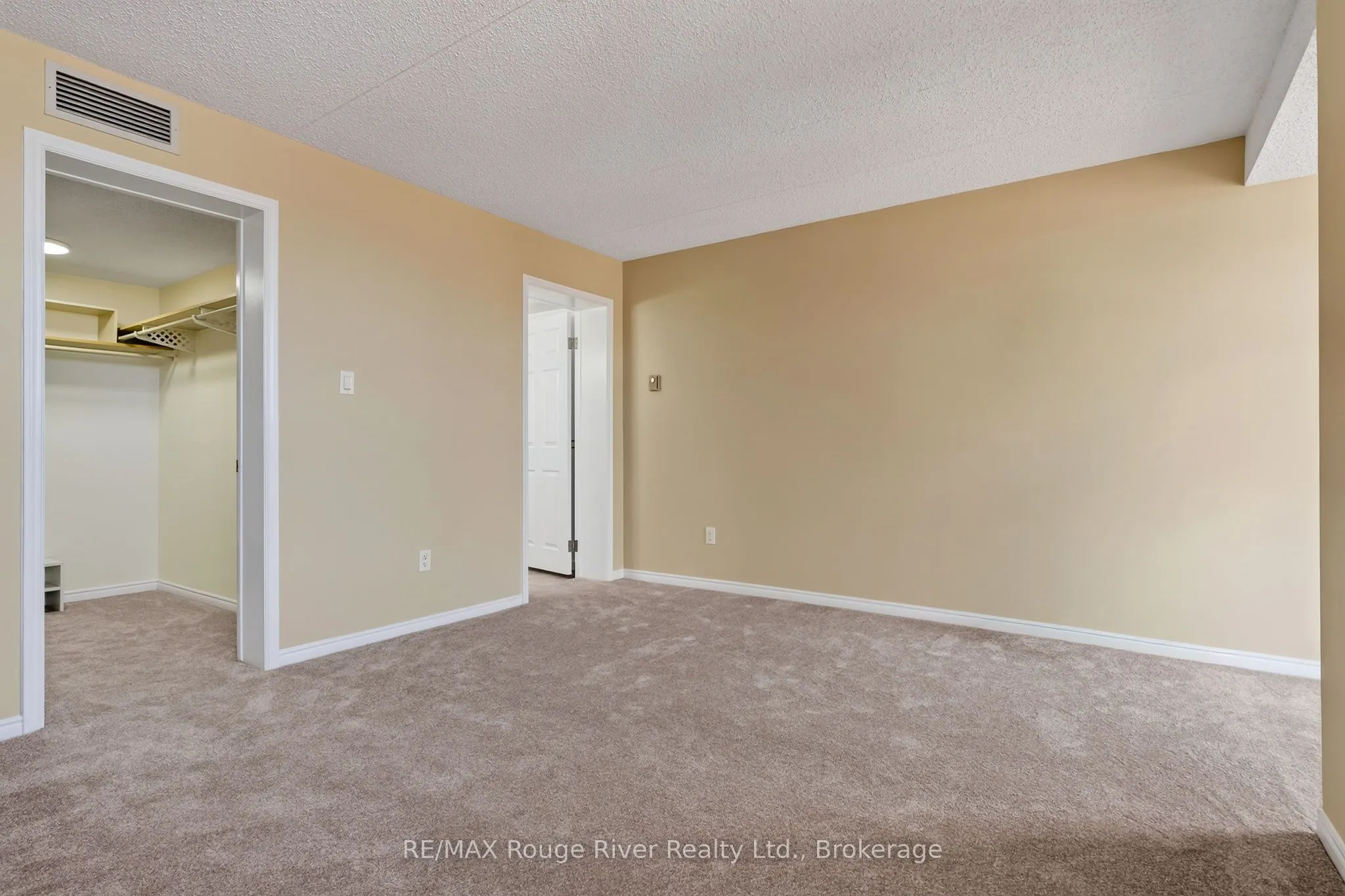 1 Queen Street #402
