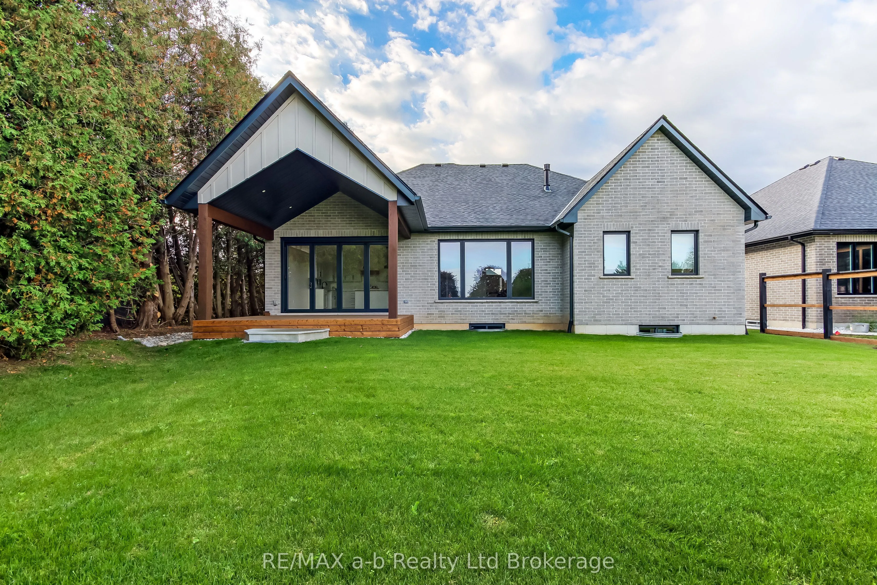 16 Cornwell Crescent