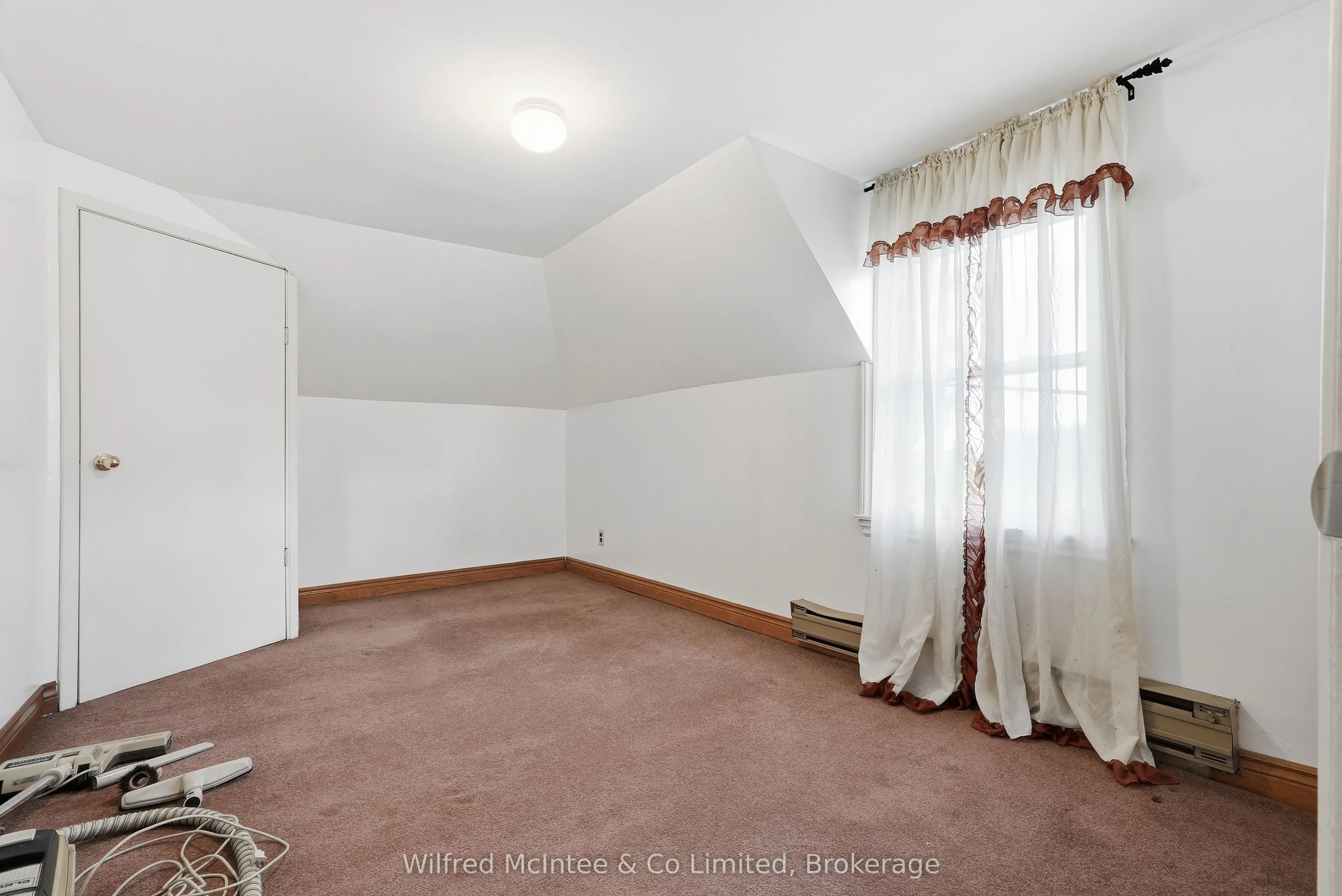 764059 240 Side Road