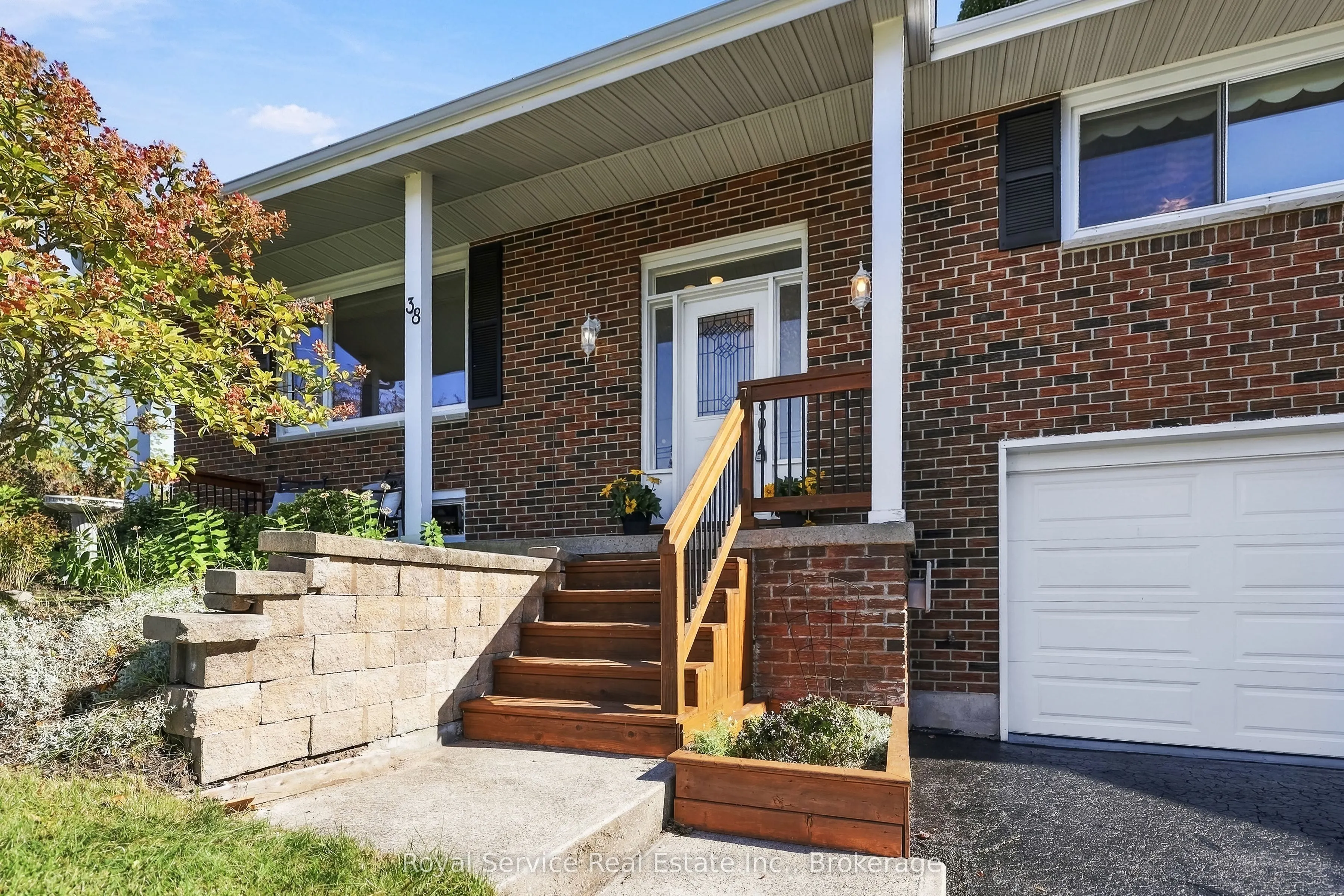 38 Burnham Avenue
