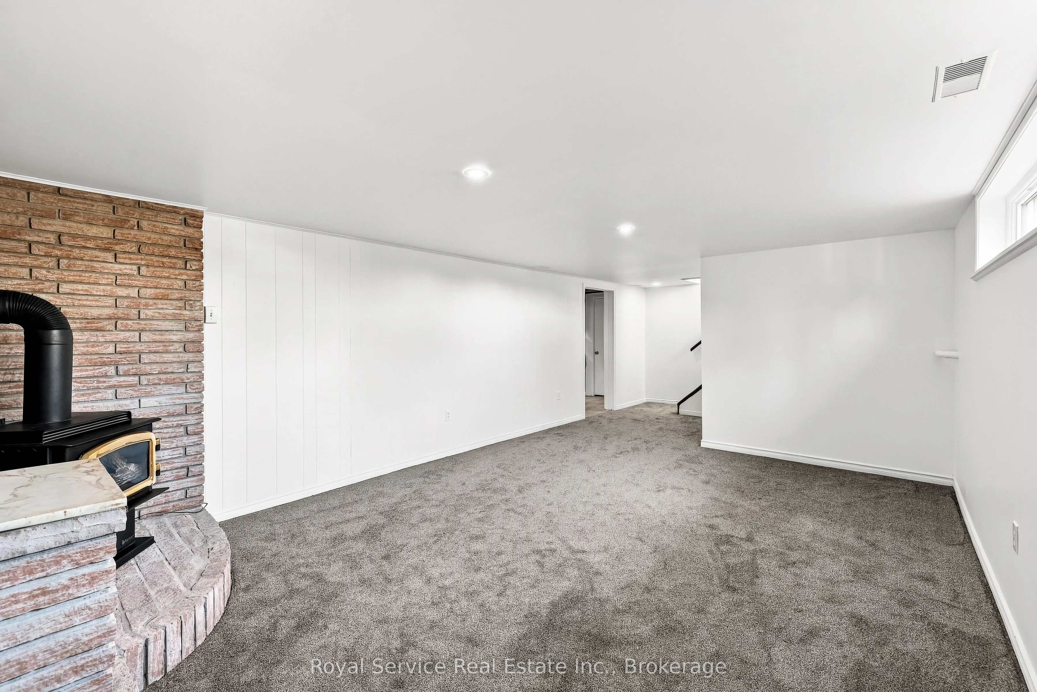 38 Burnham Avenue