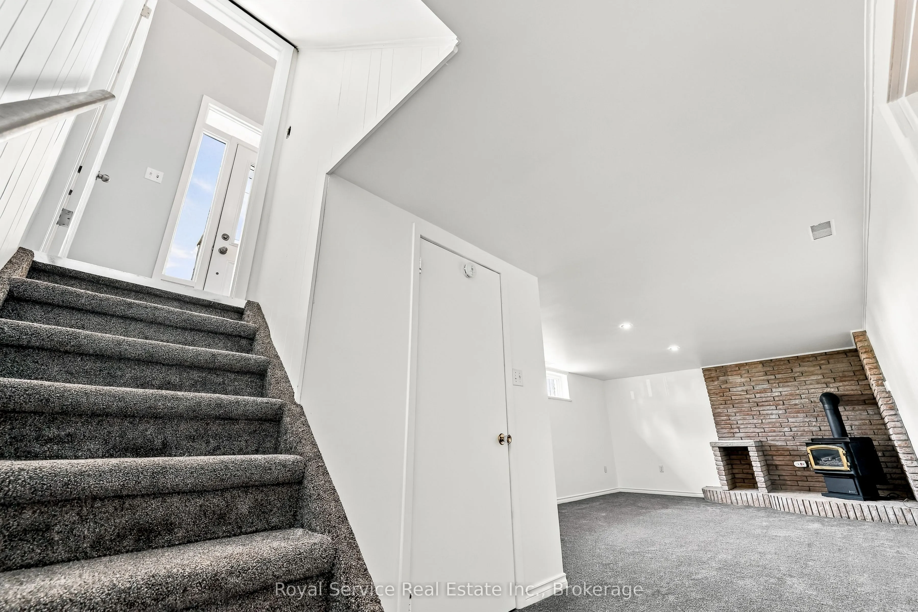 38 Burnham Avenue