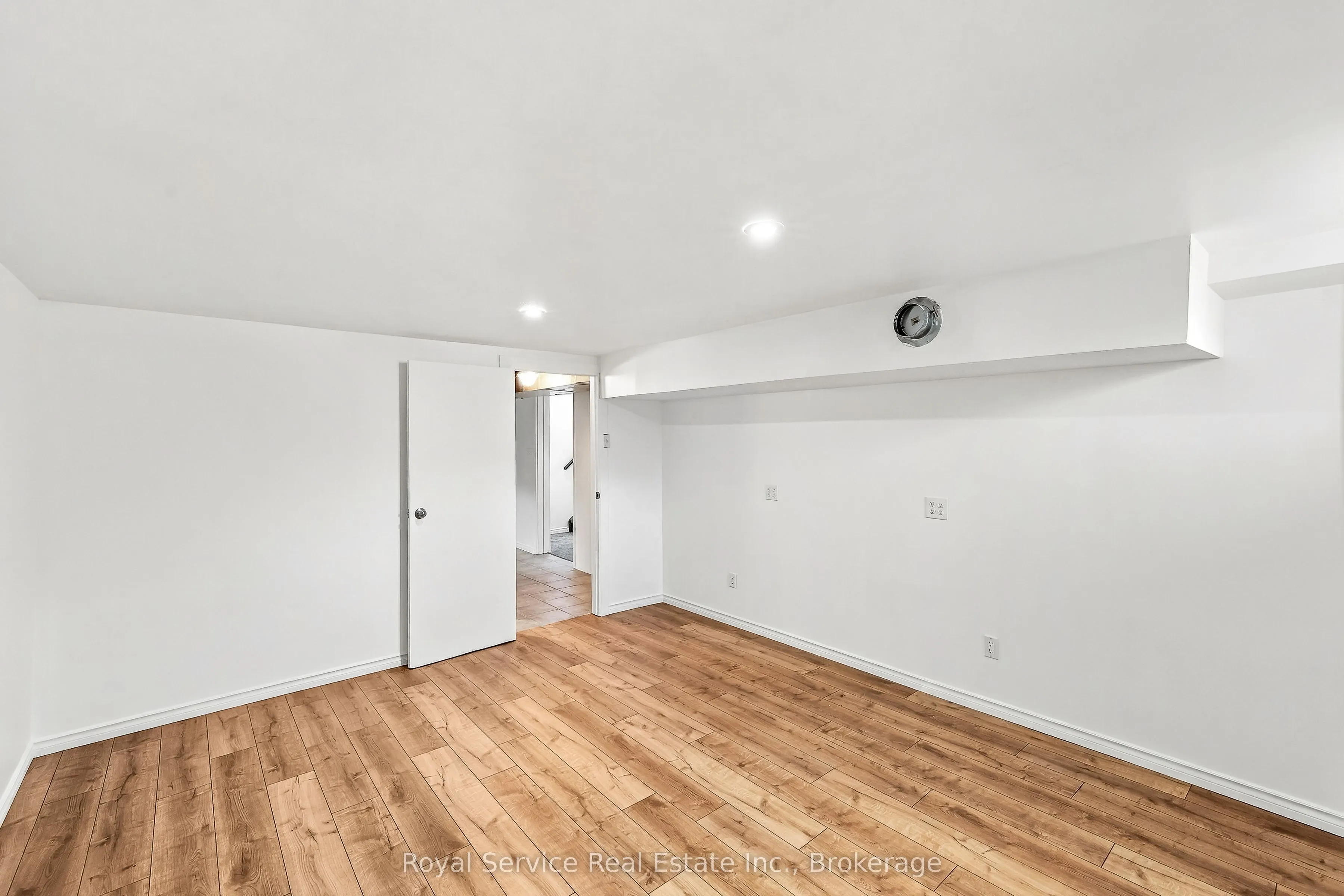 38 Burnham Avenue