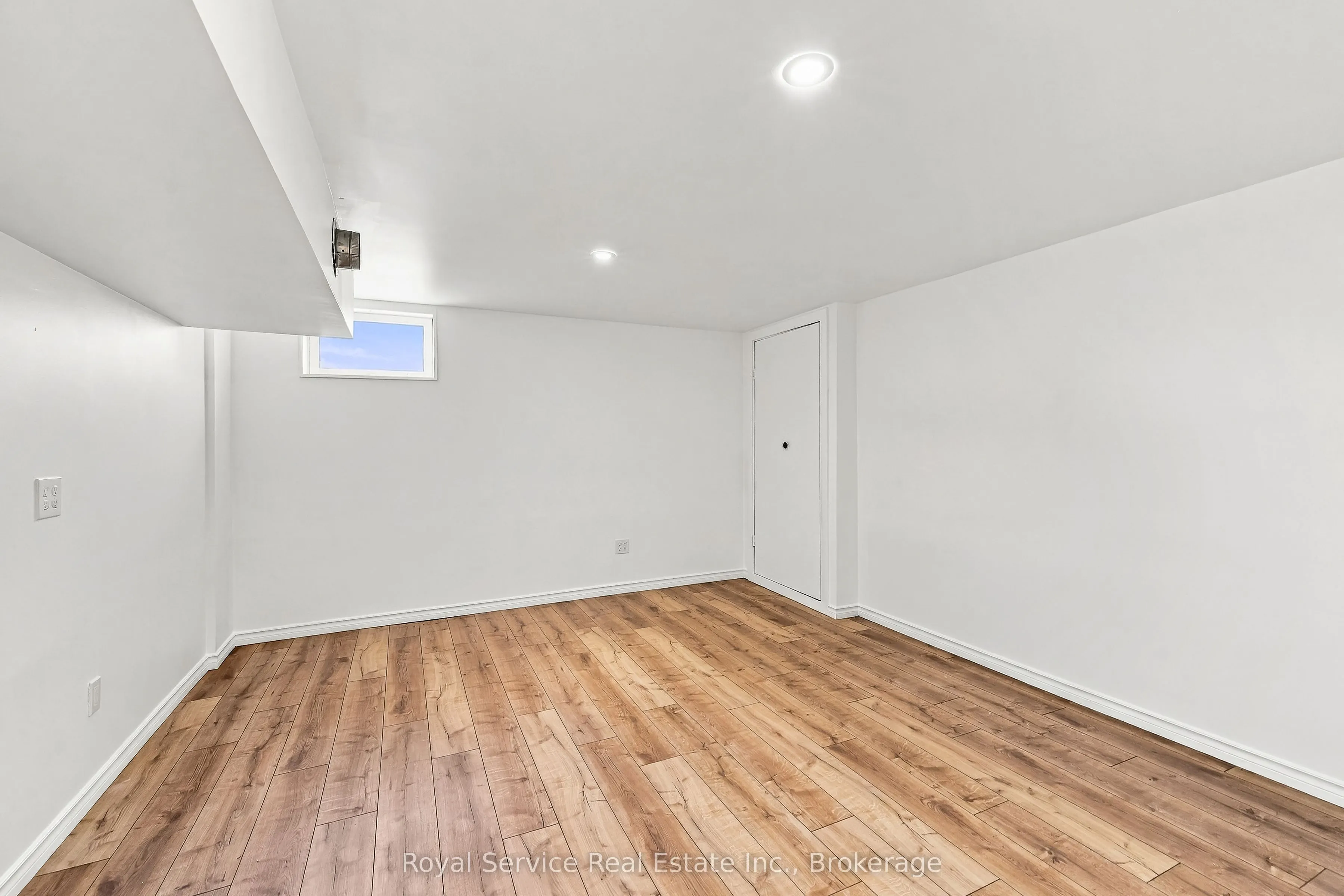 38 Burnham Avenue