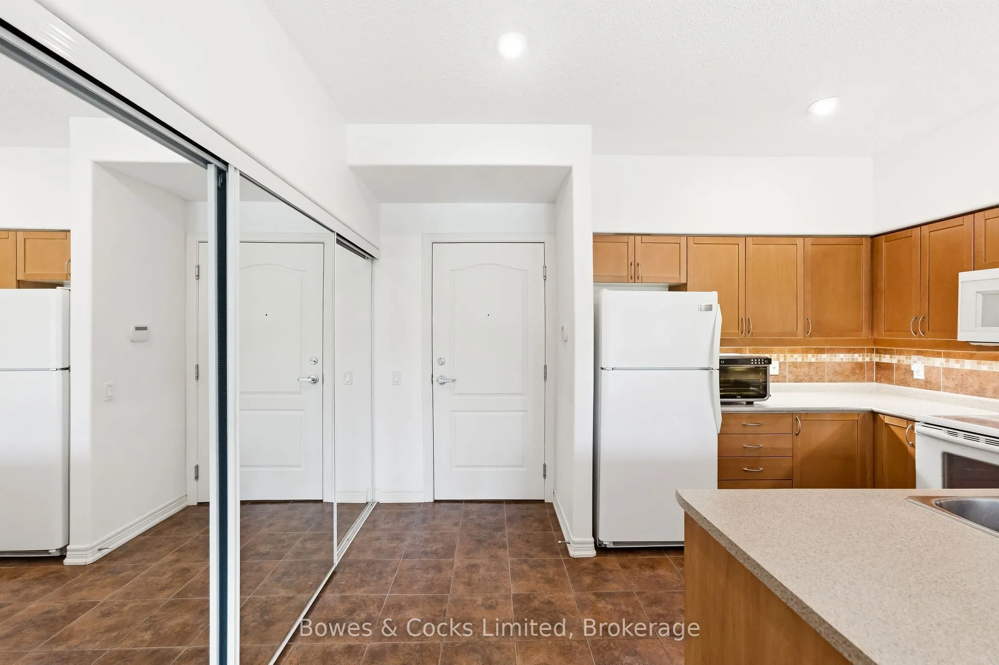 869 Clonsilla Avenue #110