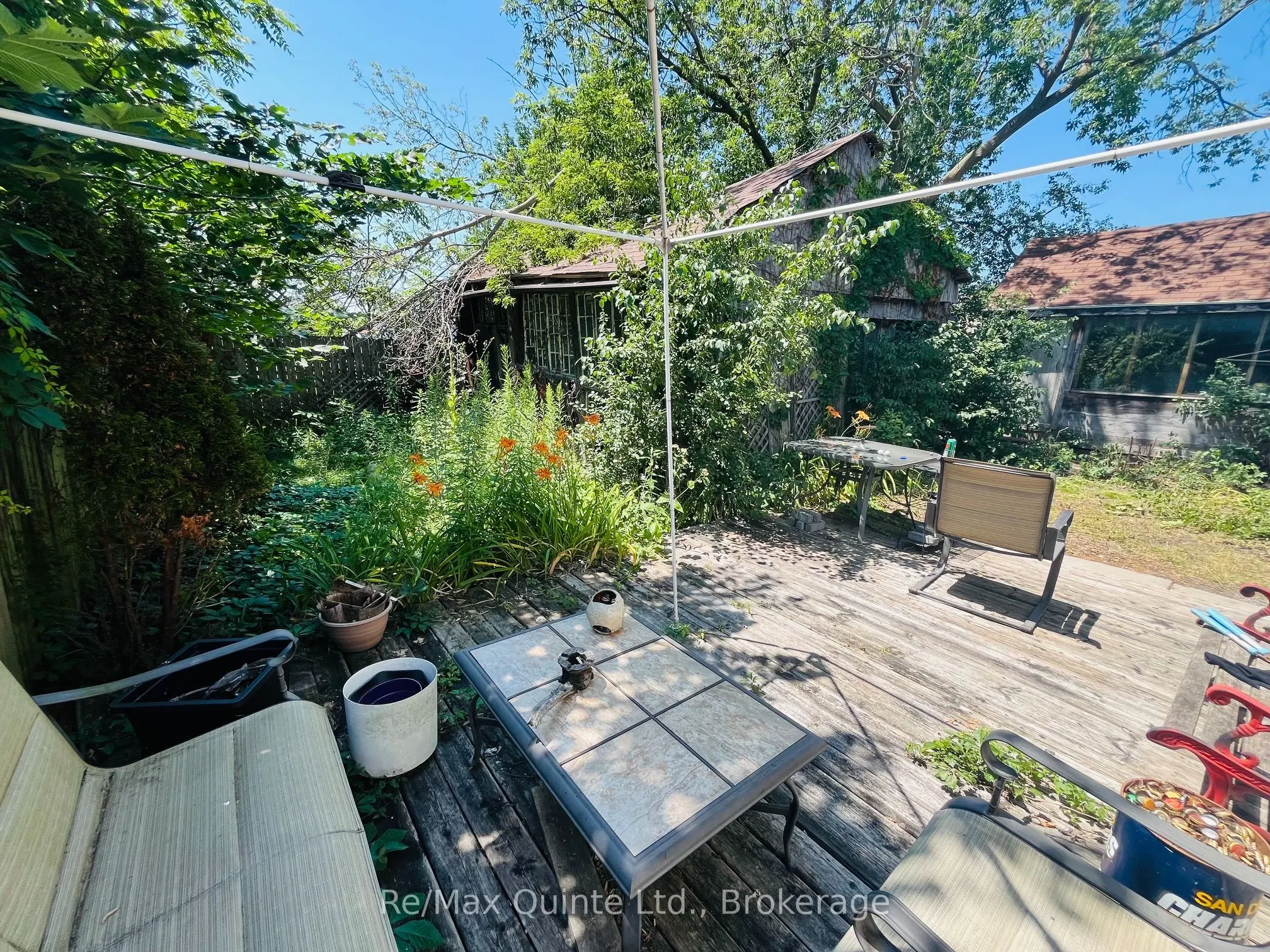 92 Foster Avenue S