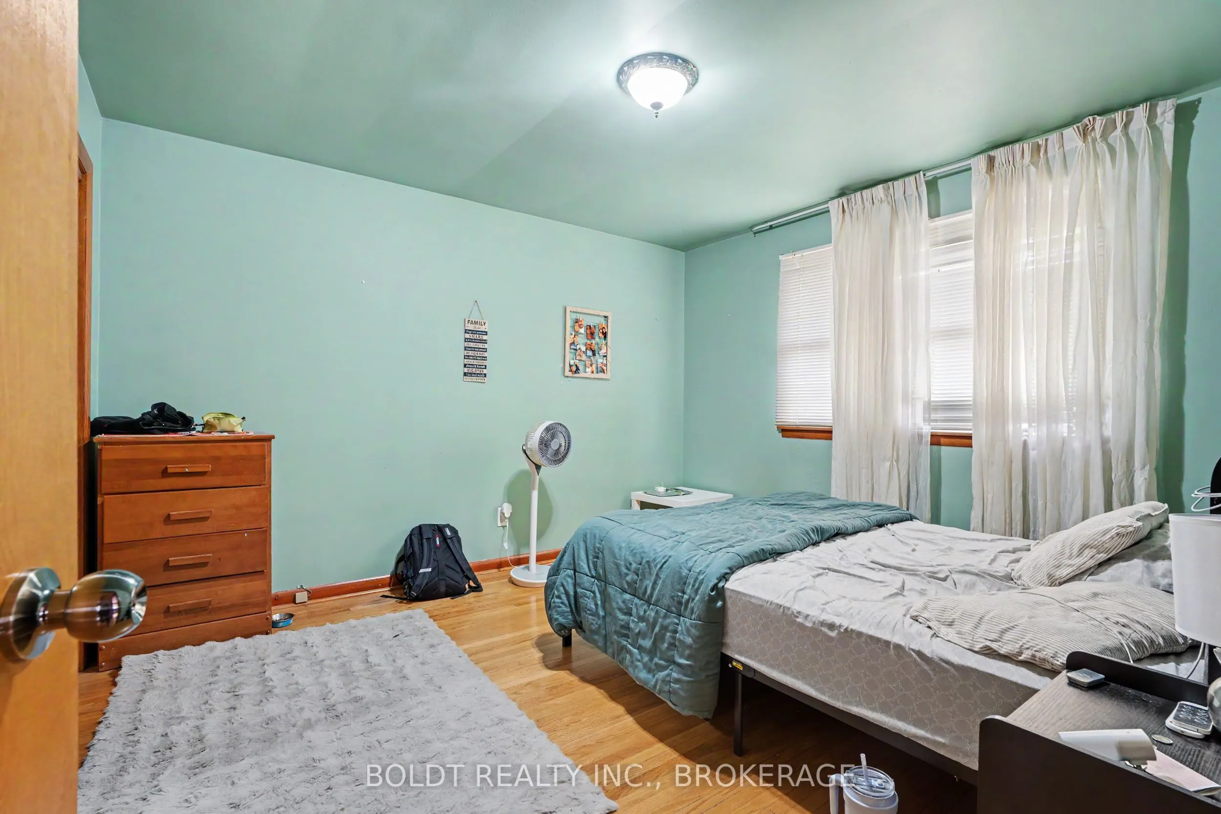 5568 Drummond Road