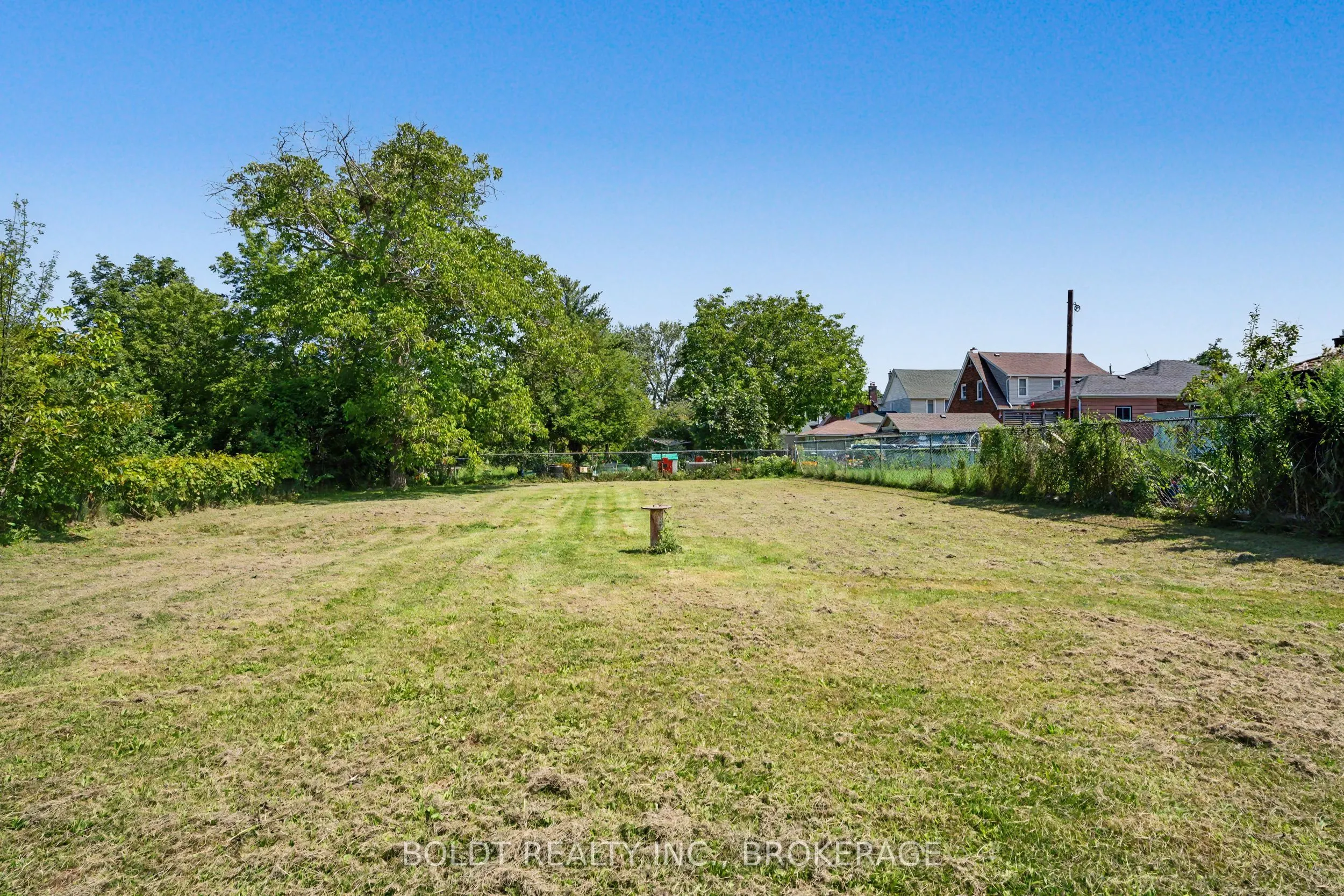 5568 Drummond Road