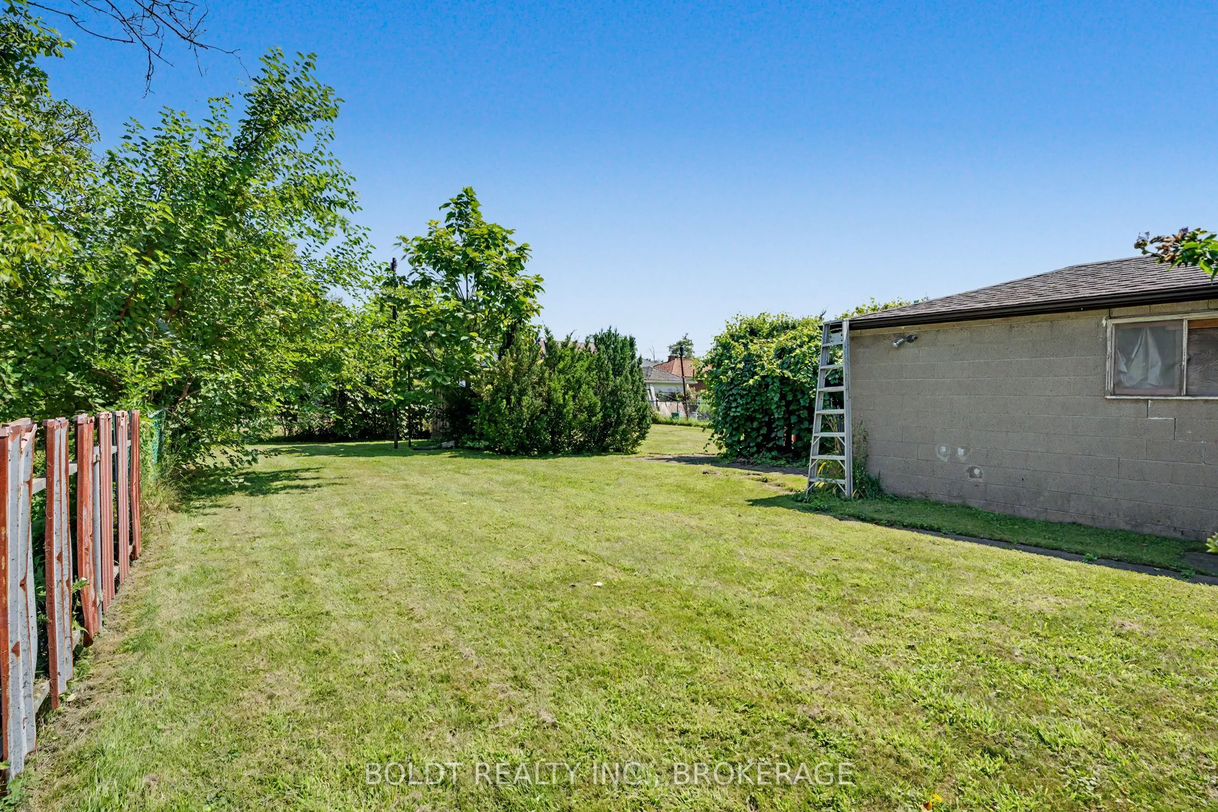 5568 Drummond Road