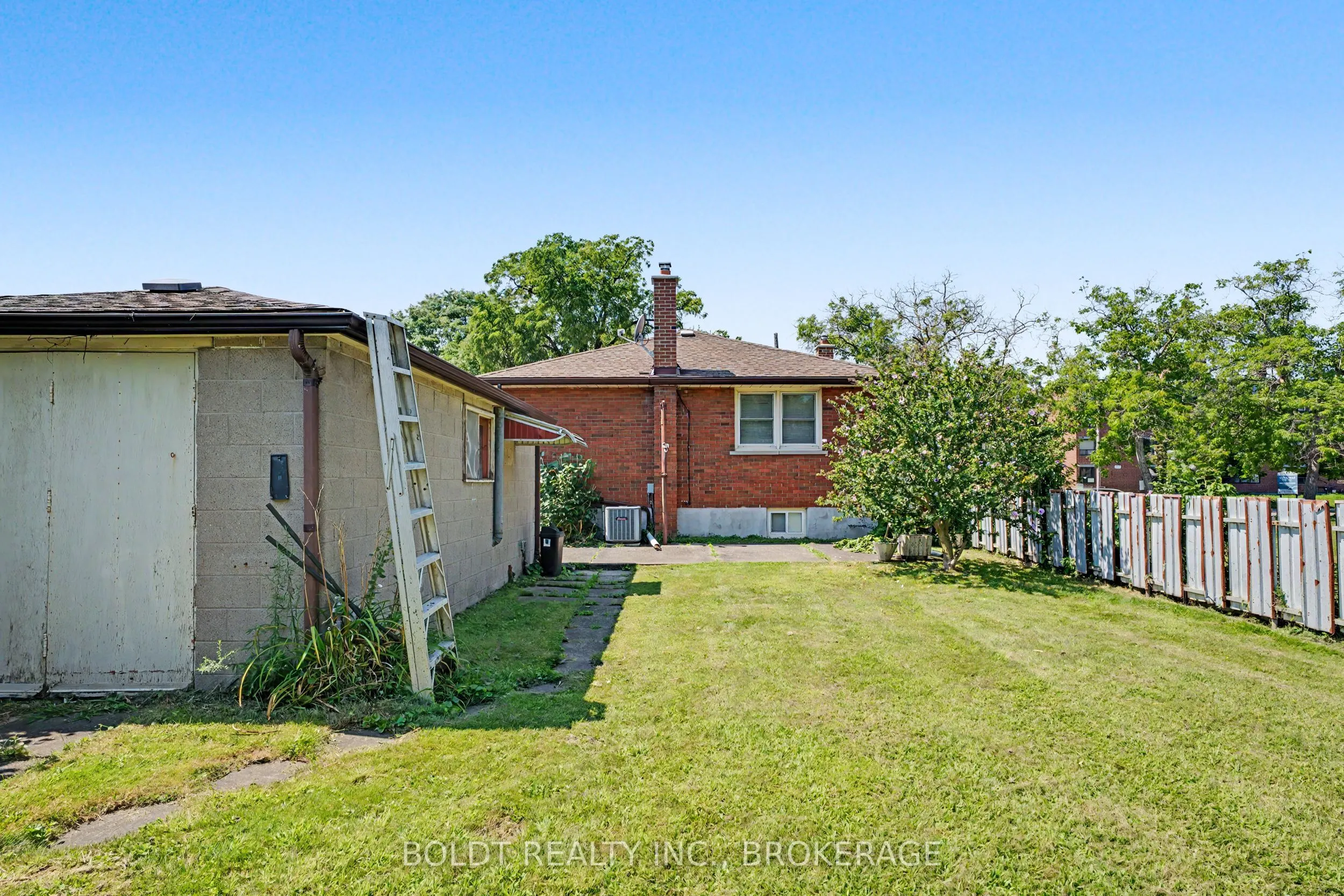 5568 Drummond Road