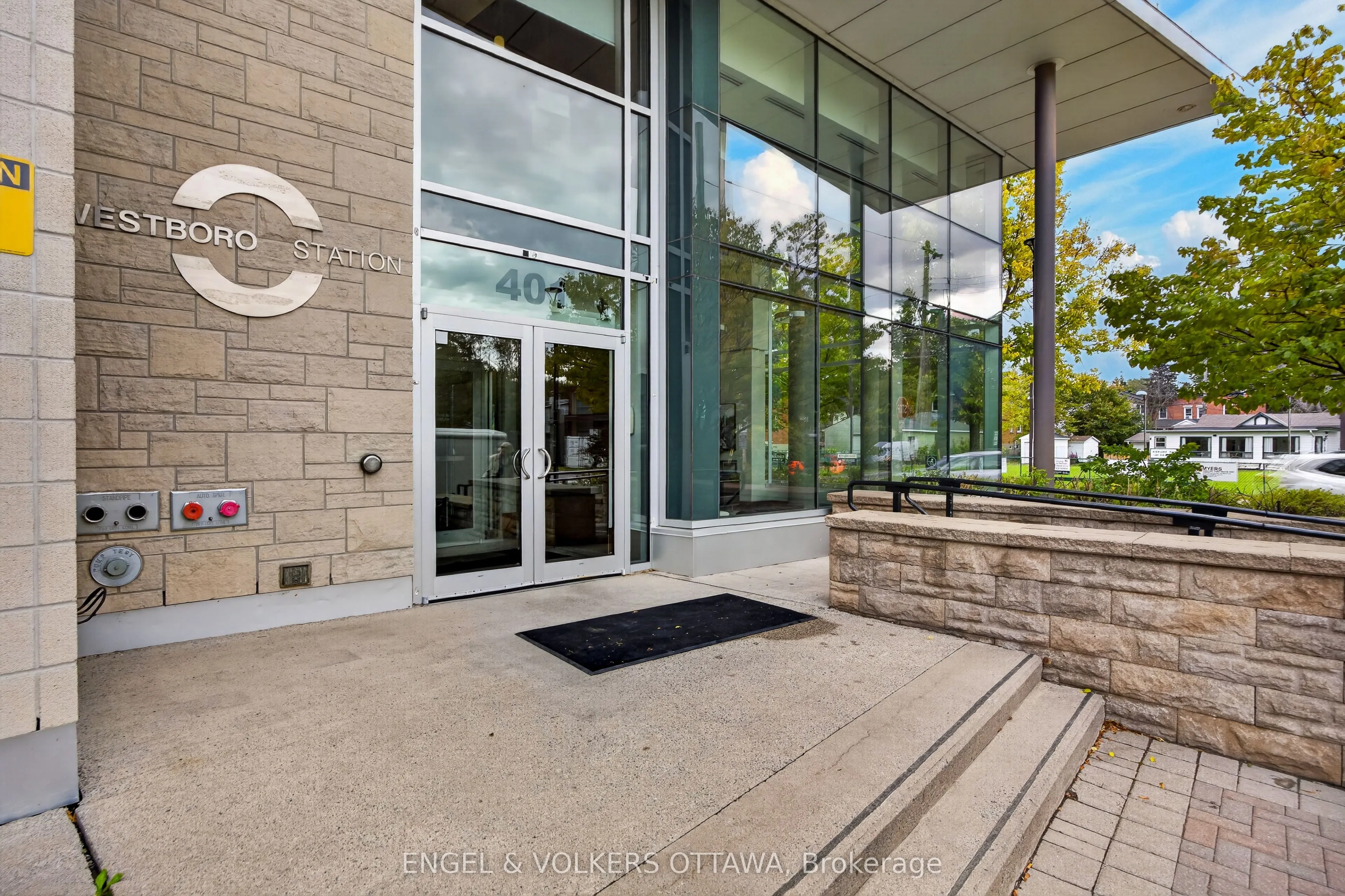 401 Golden Avenue #703