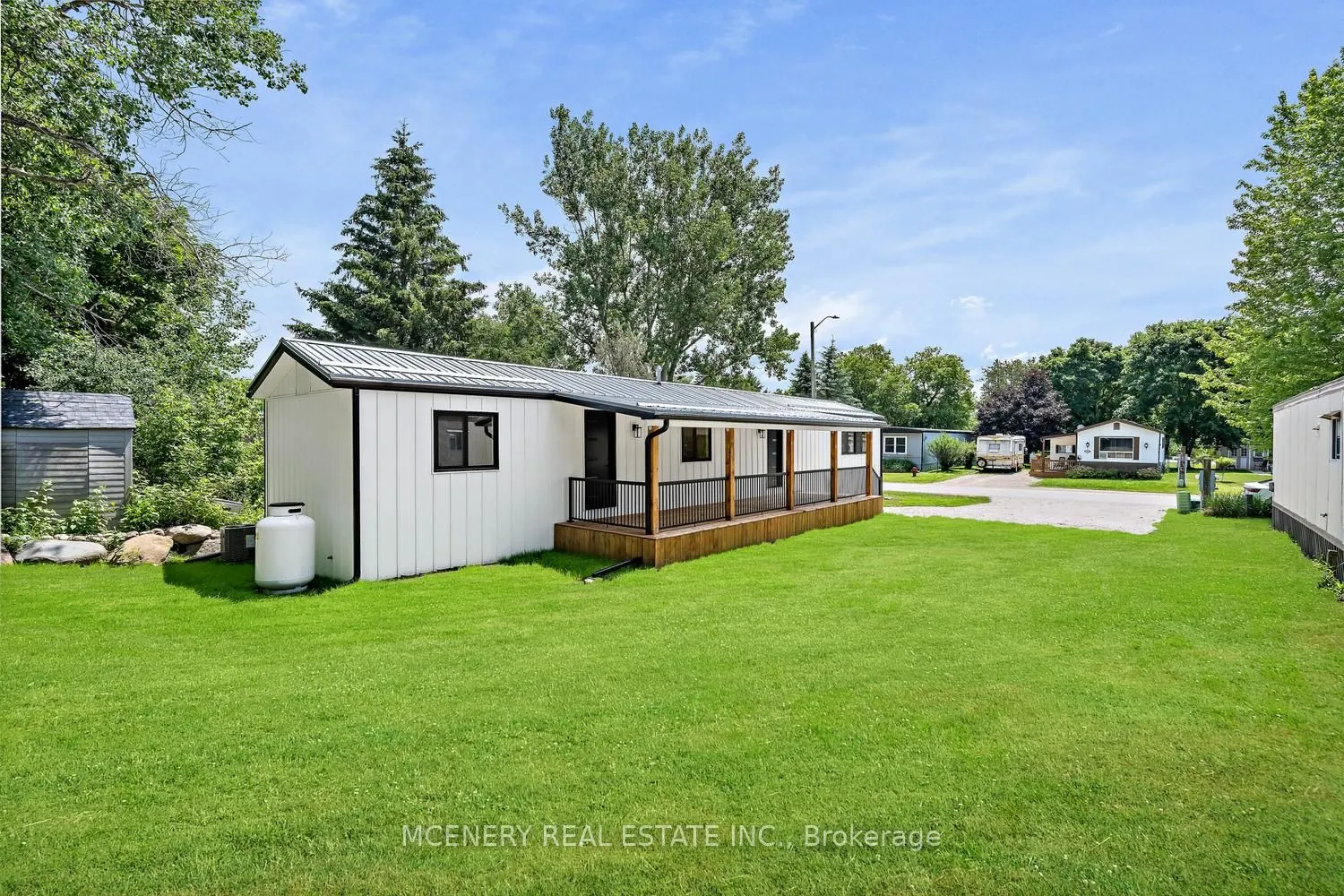 16 HEATHER Avenue