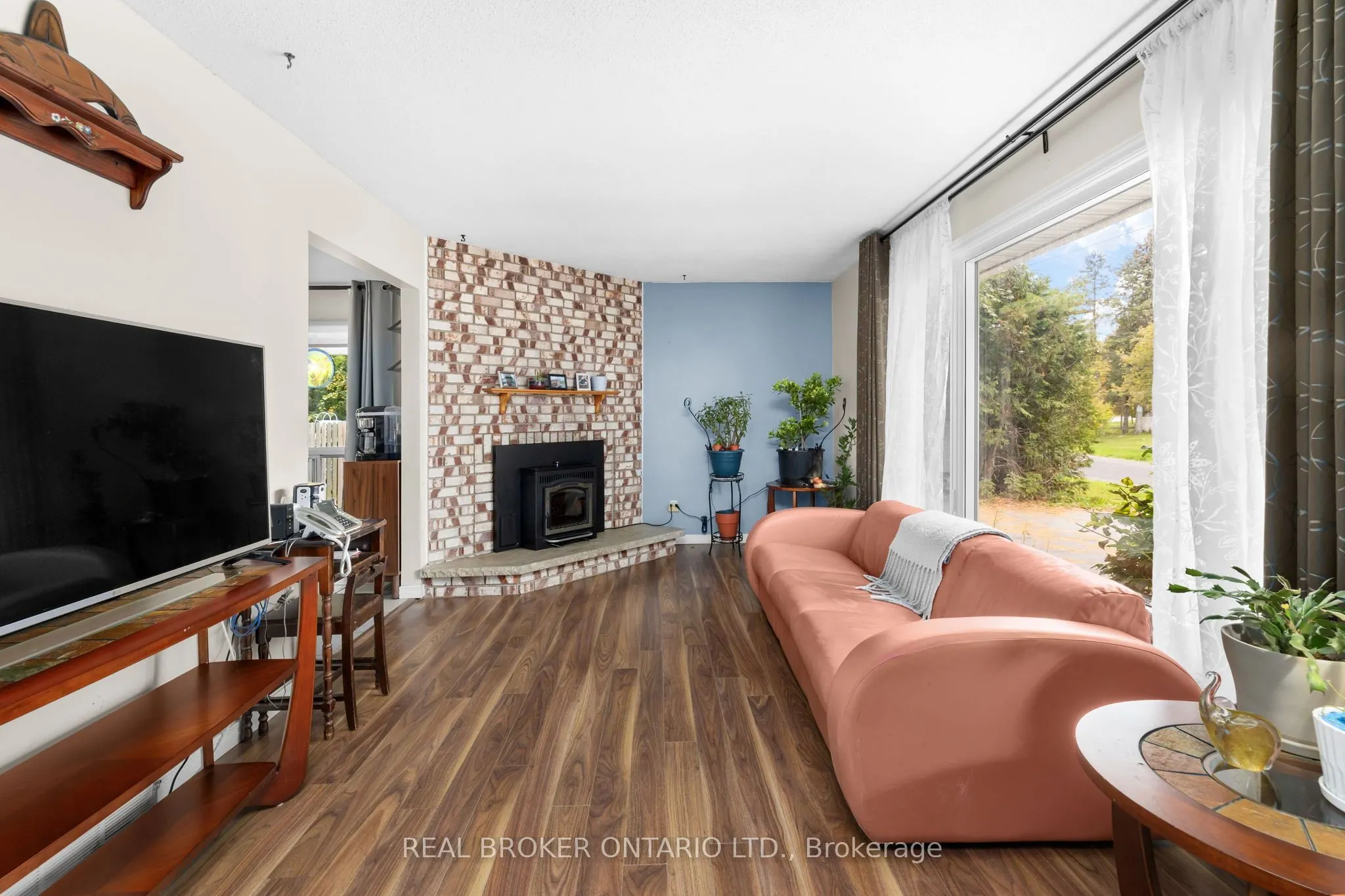 23 Louise Crescent