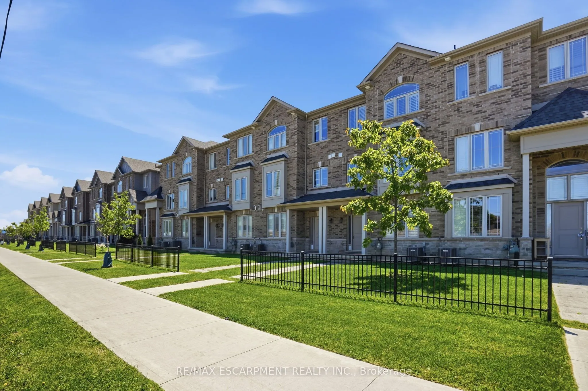 27 Crossings Way