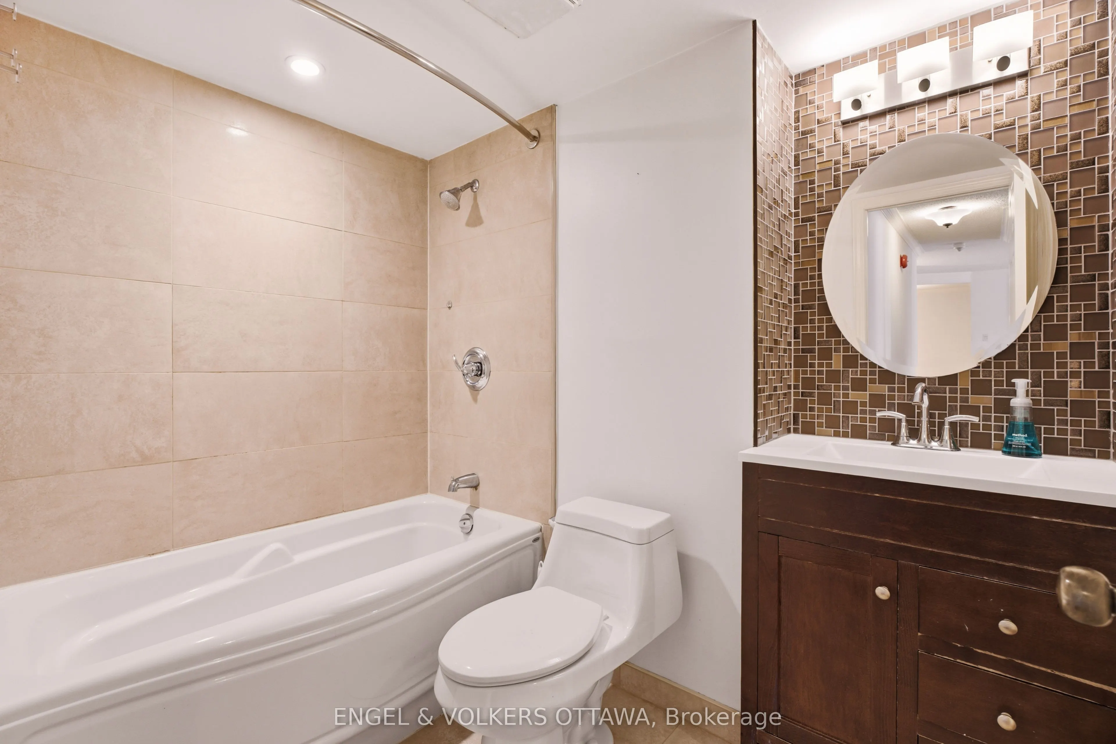 45 Argyle Avenue #101