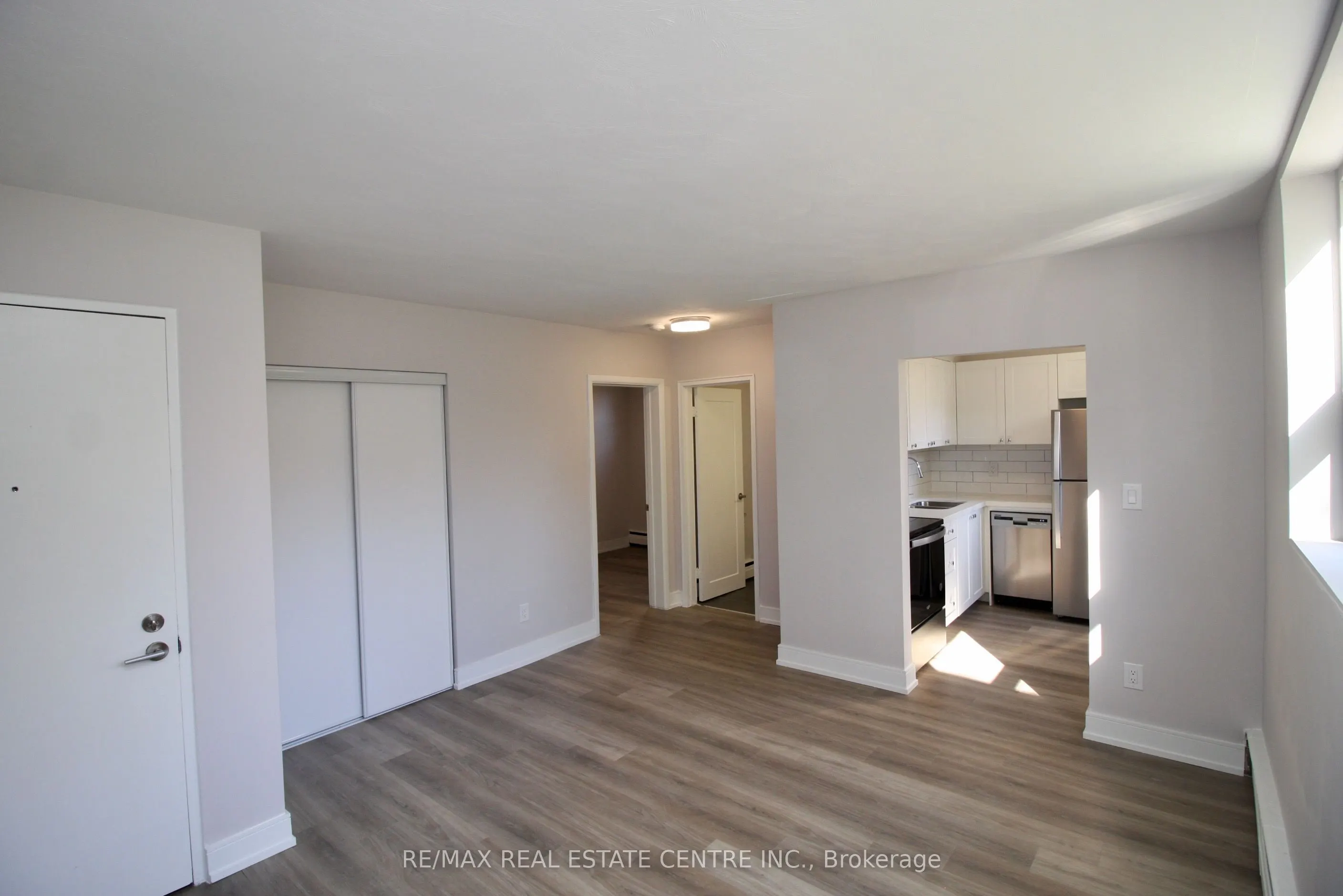 424 ARGYLE Street S #1