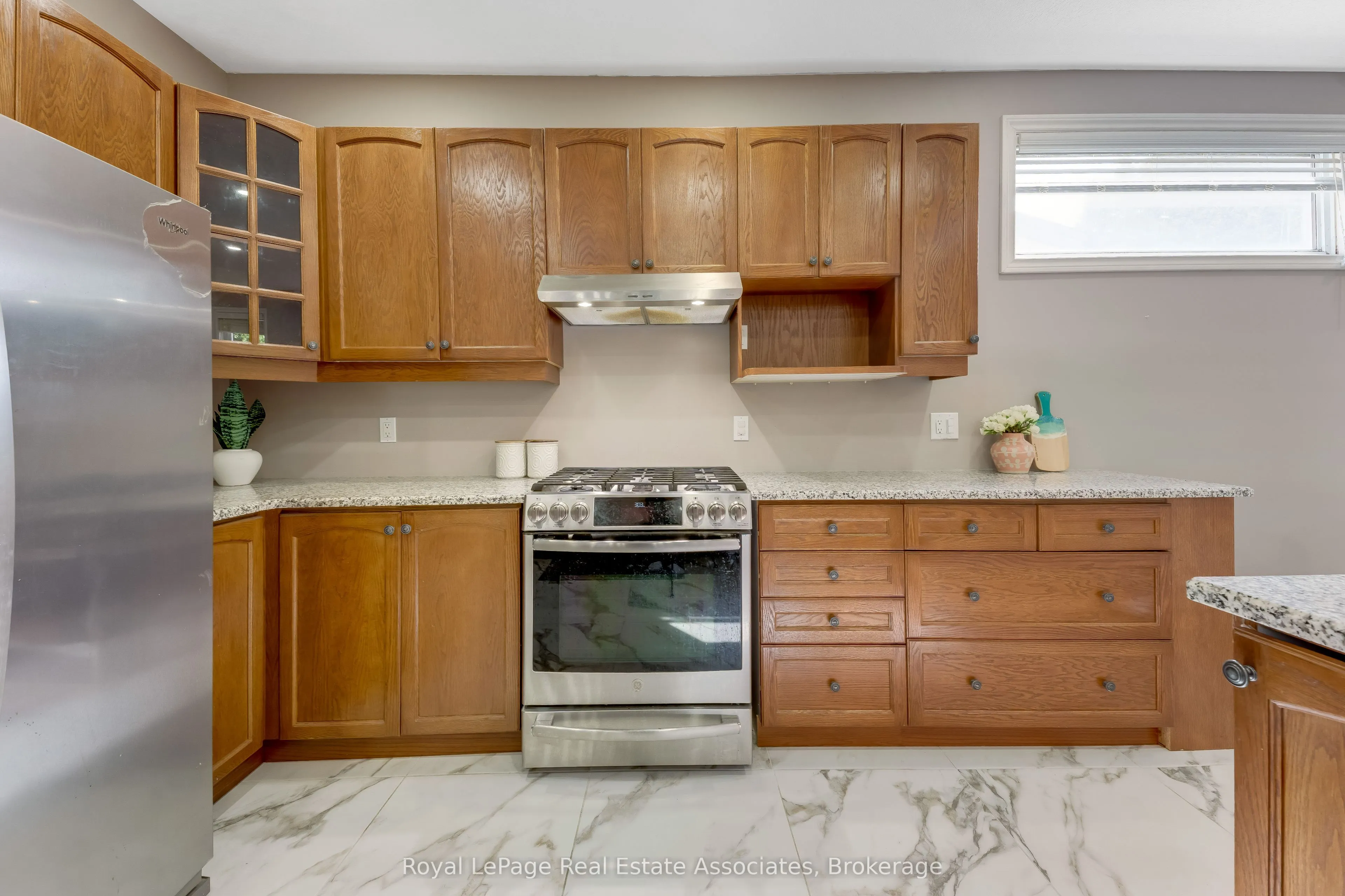 406 Sandy Cove Crescent