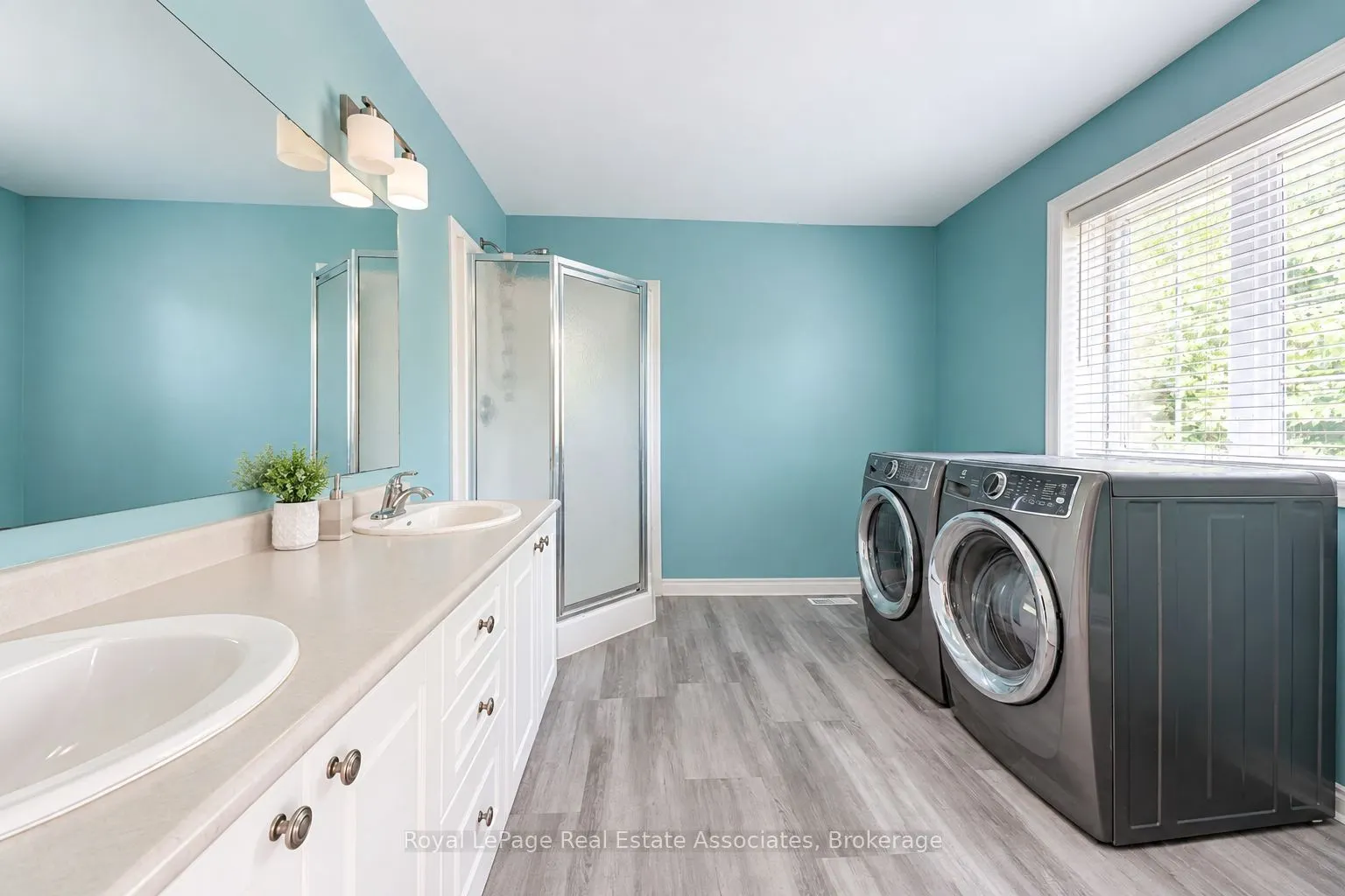 406 Sandy Cove Crescent