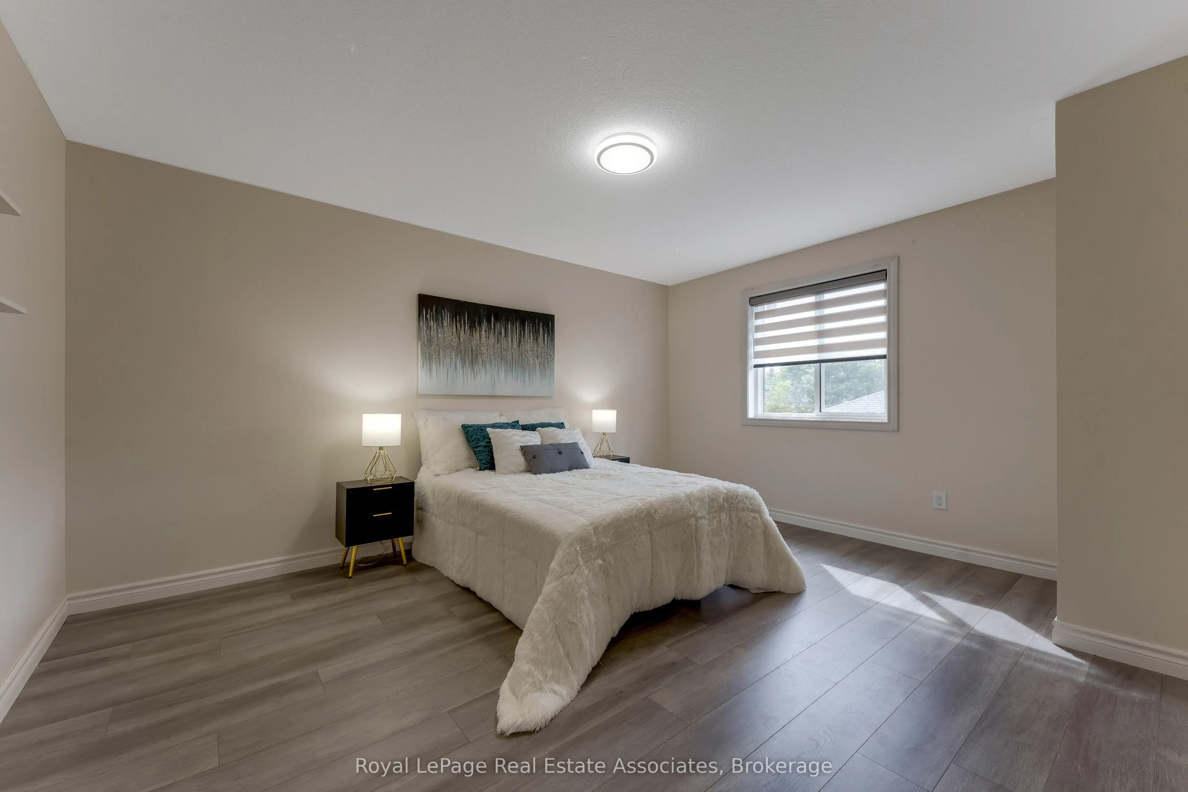 406 Sandy Cove Crescent