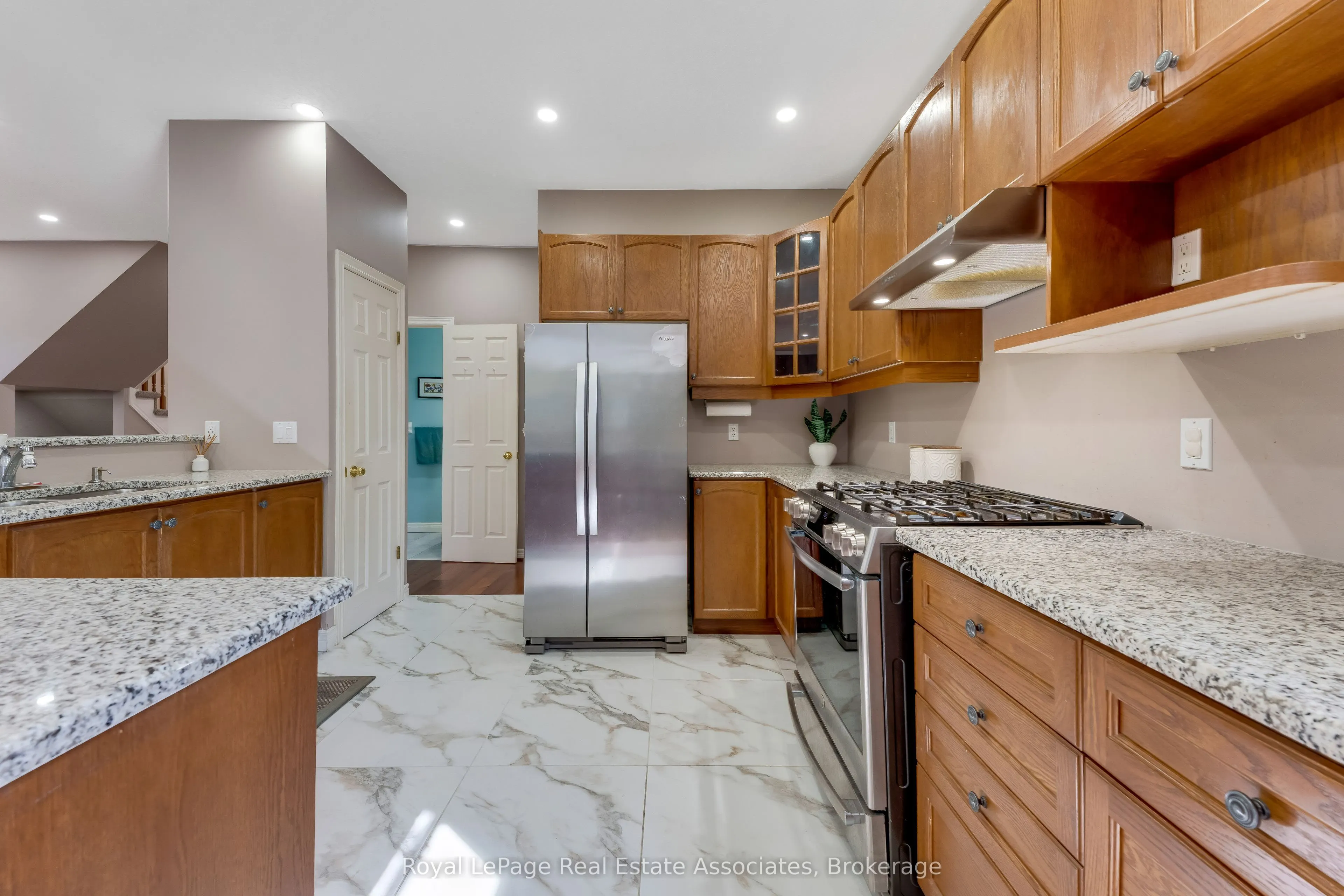 406 Sandy Cove Crescent