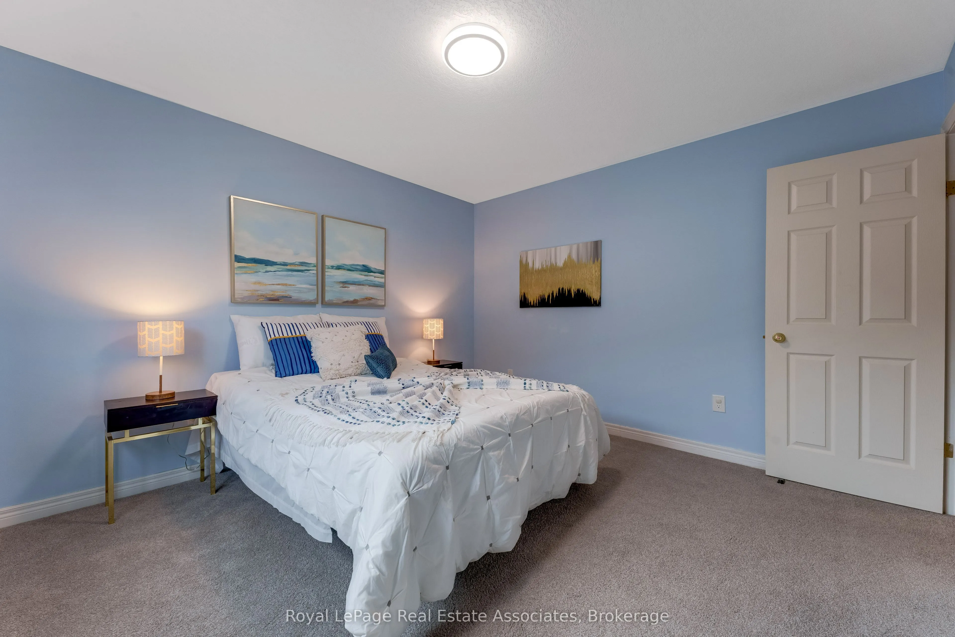 406 Sandy Cove Crescent