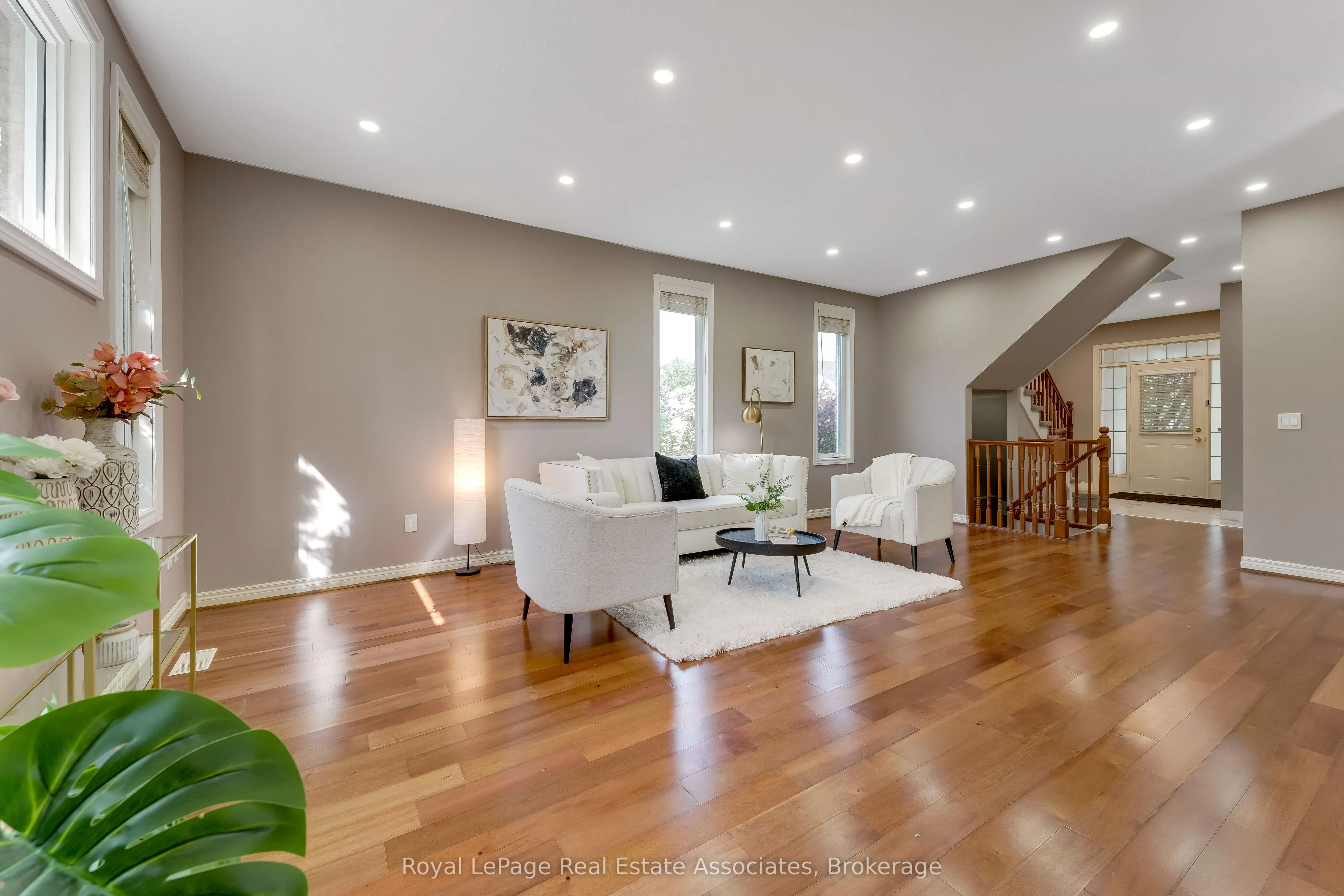 406 Sandy Cove Crescent