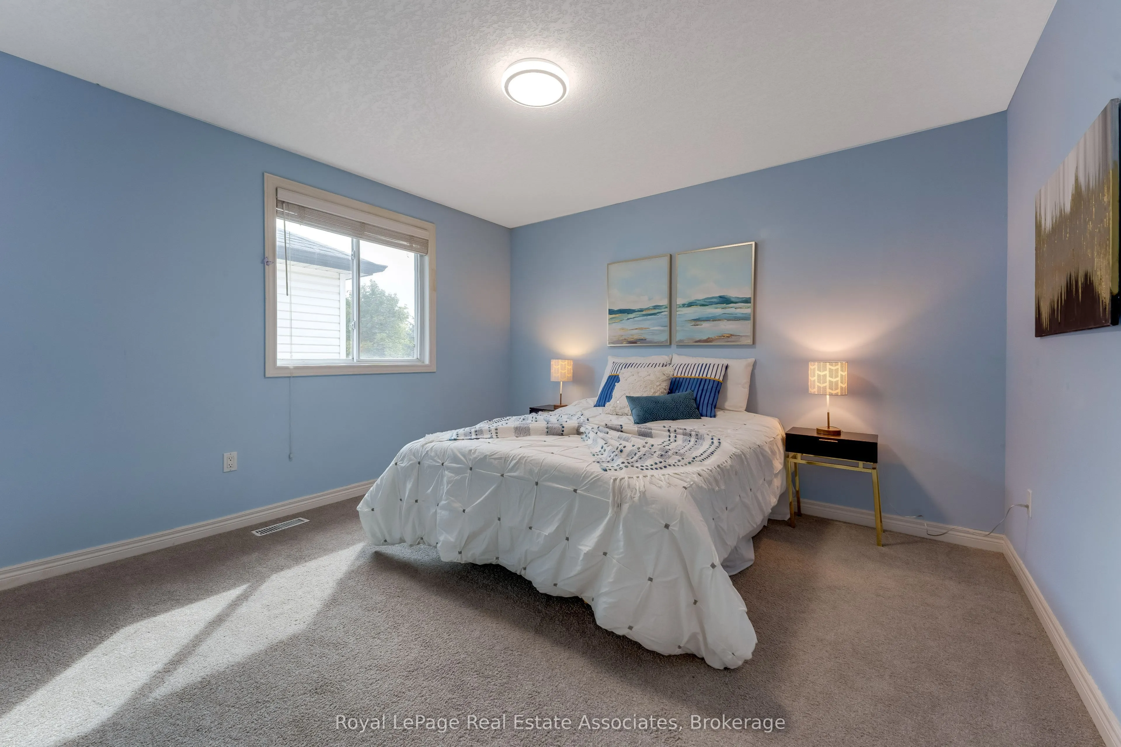 406 Sandy Cove Crescent