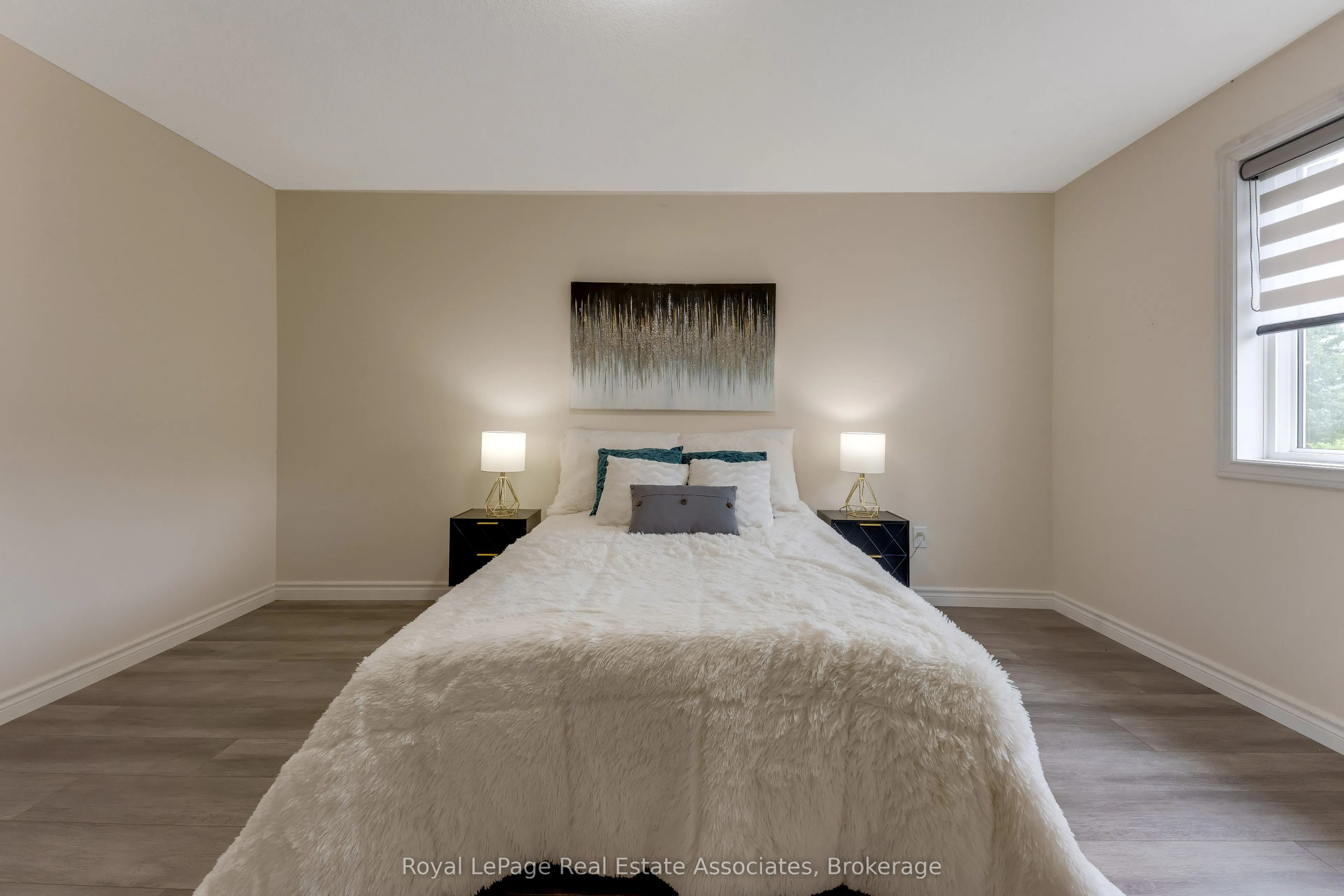 406 Sandy Cove Crescent