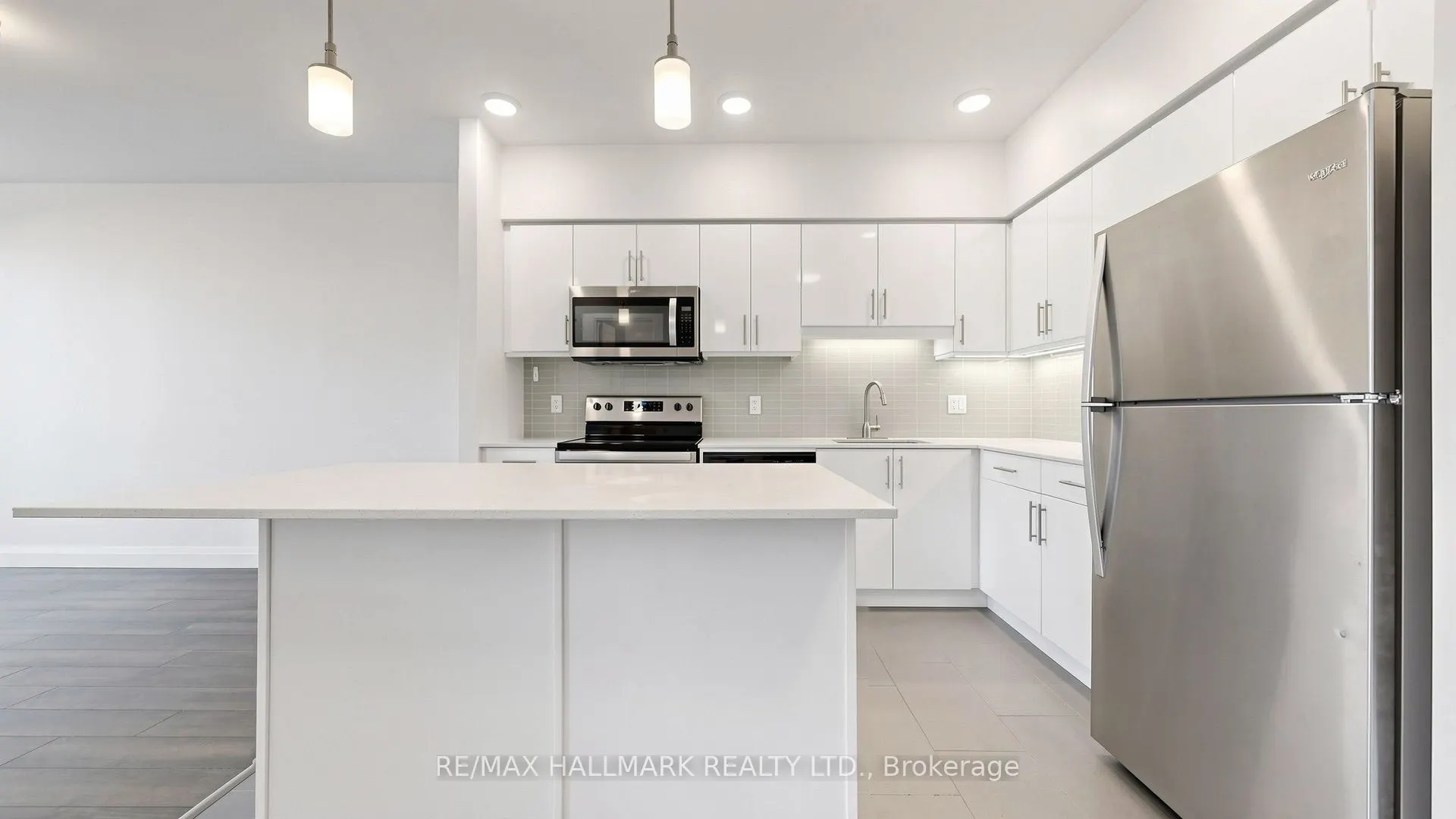 399 Queen Street S #414