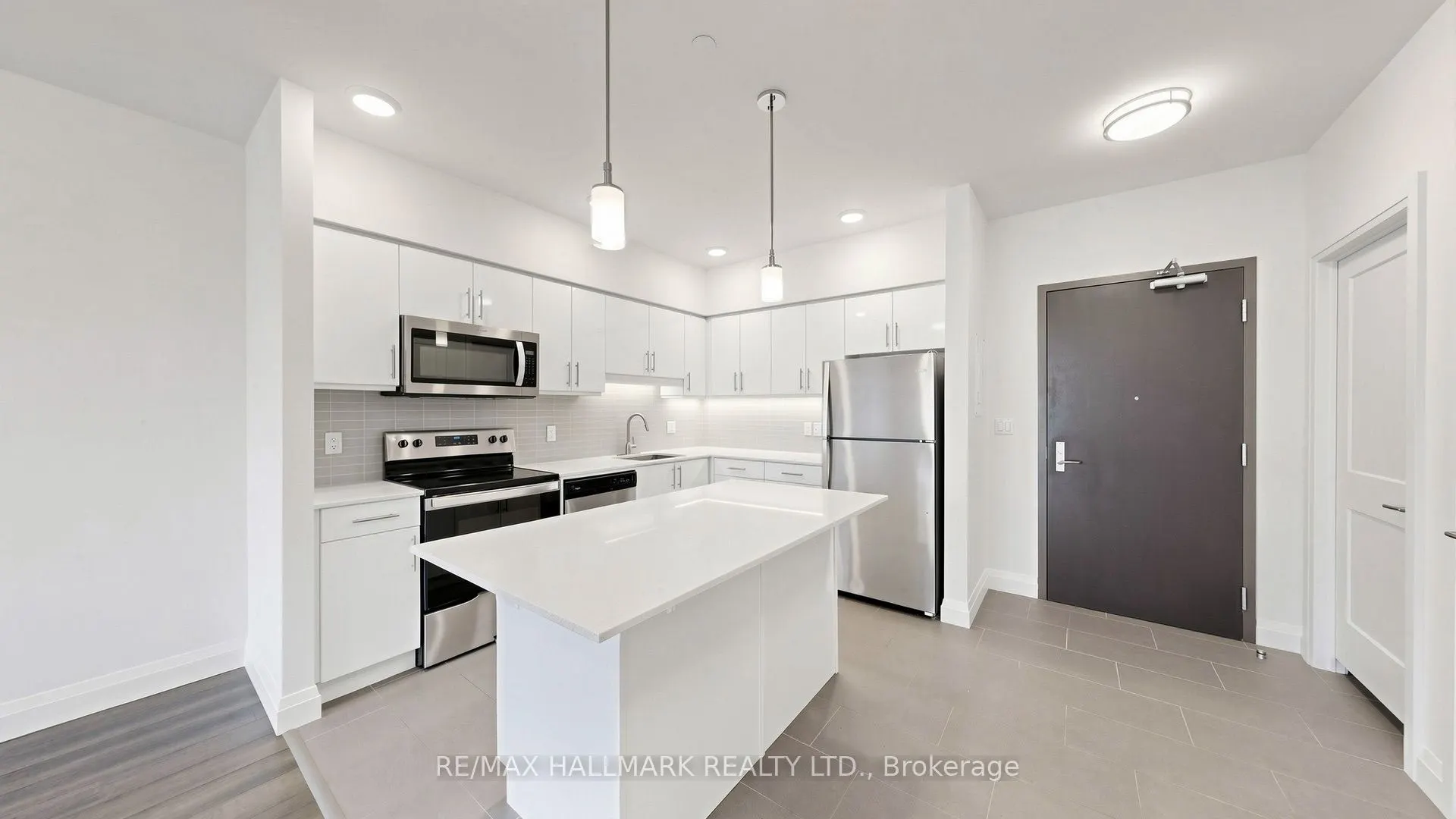 399 Queen Street S #414