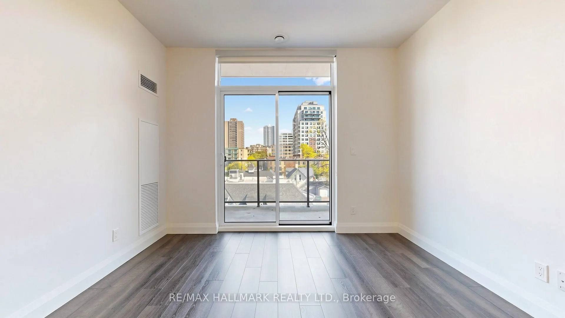 399 Queen Street S #414