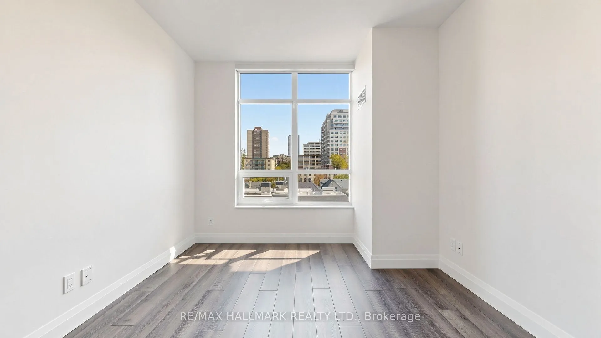 399 Queen Street S #414